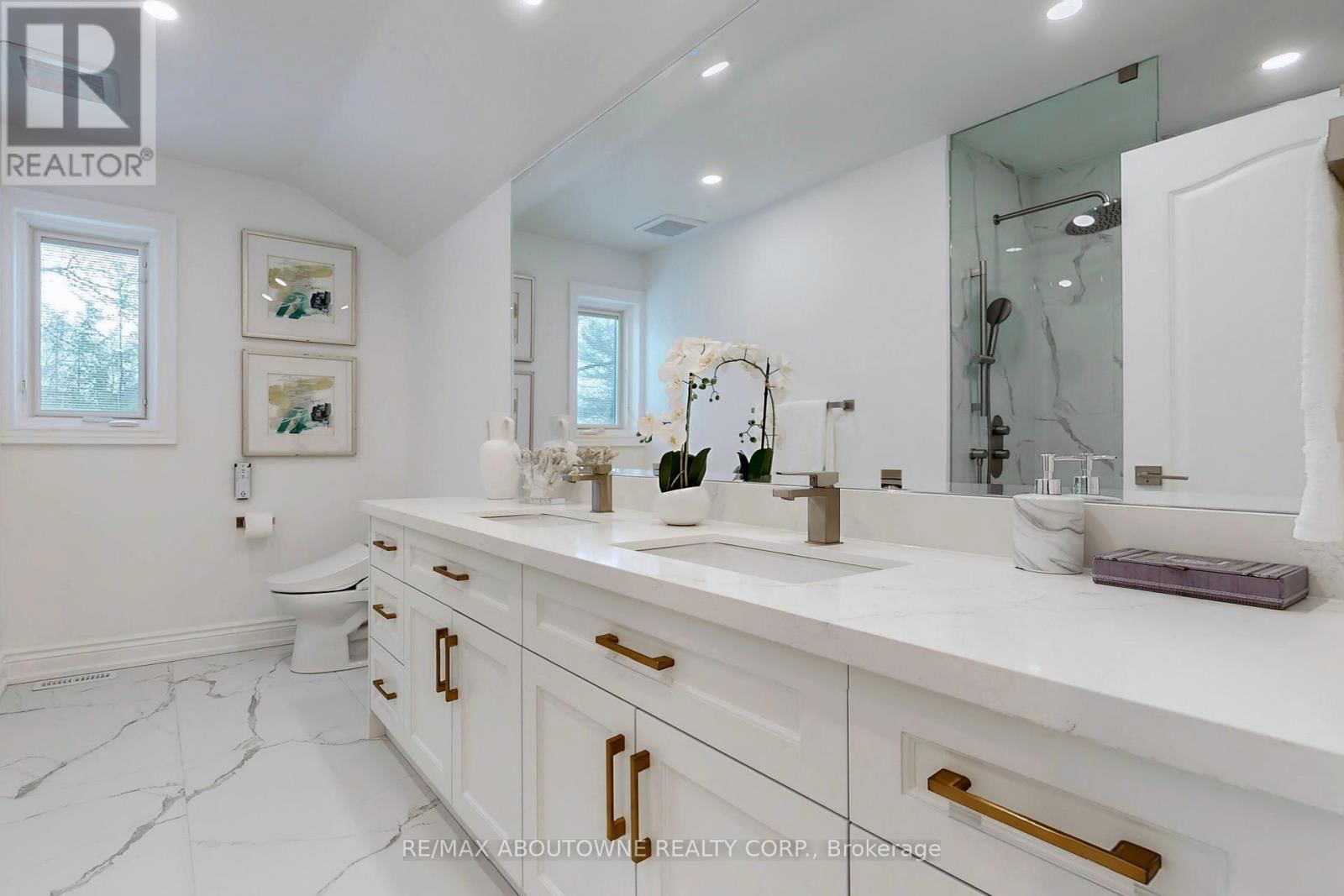 116 PARKWOOD COURT Image 35