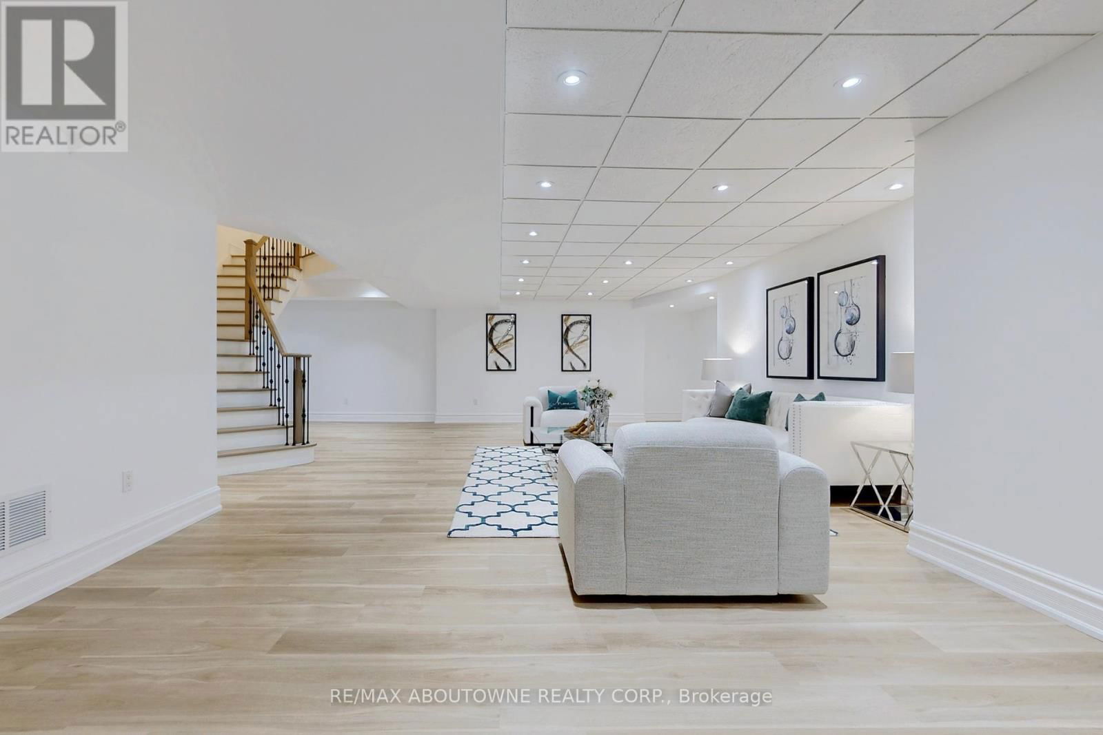 116 PARKWOOD COURT Image 36