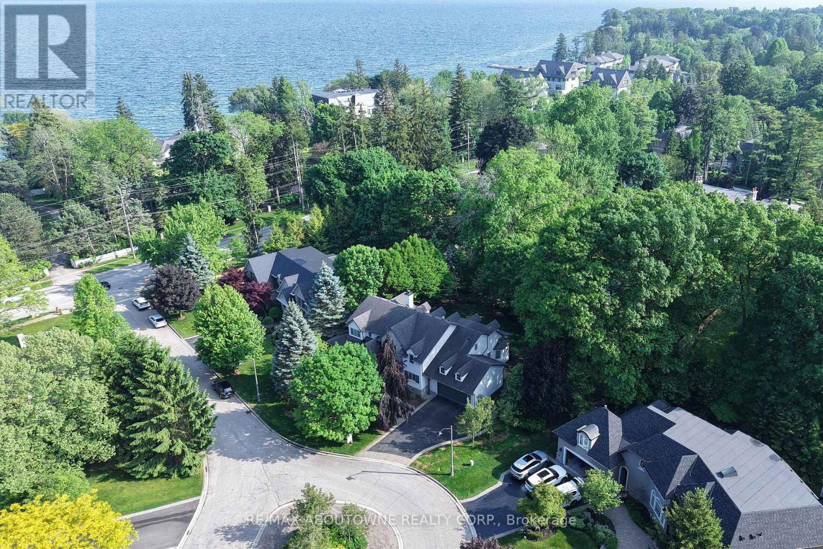 116 PARKWOOD COURT Image 44