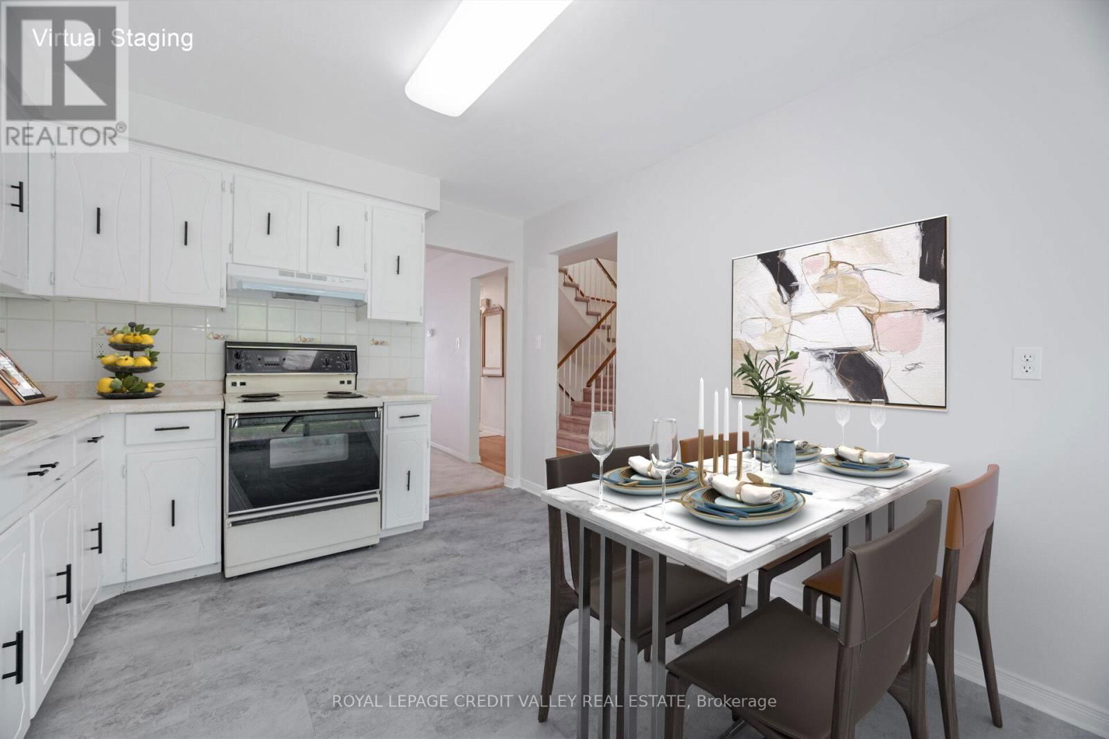 44 COURTLEIGH SQUARE Image 13