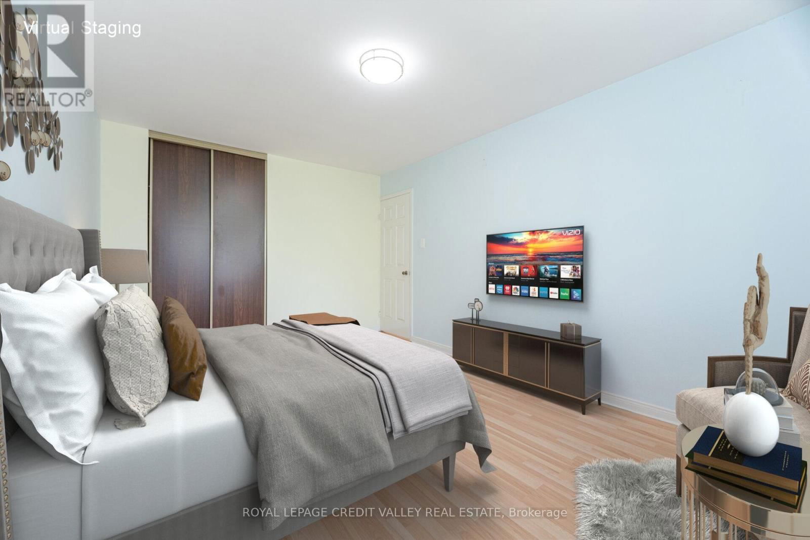 44 COURTLEIGH SQUARE Image 22