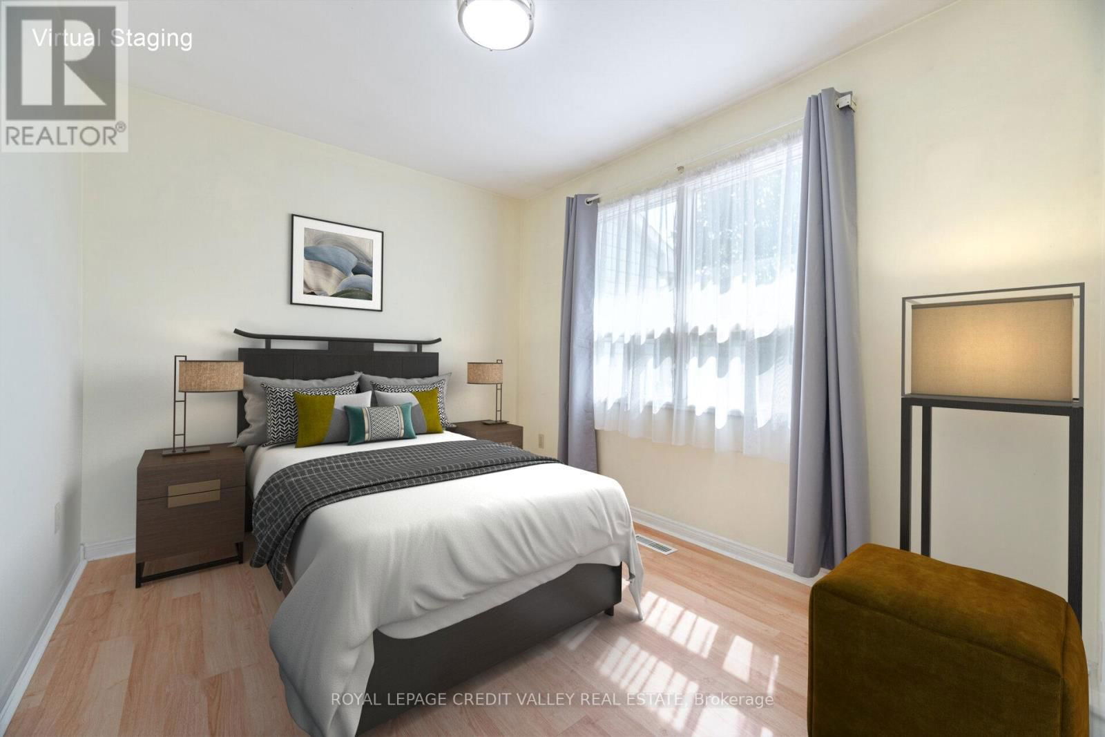 44 COURTLEIGH SQUARE Image 25