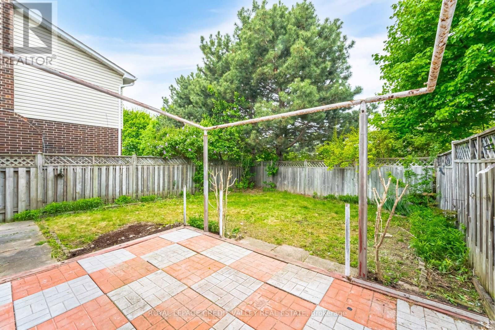 44 COURTLEIGH SQUARE Image 32