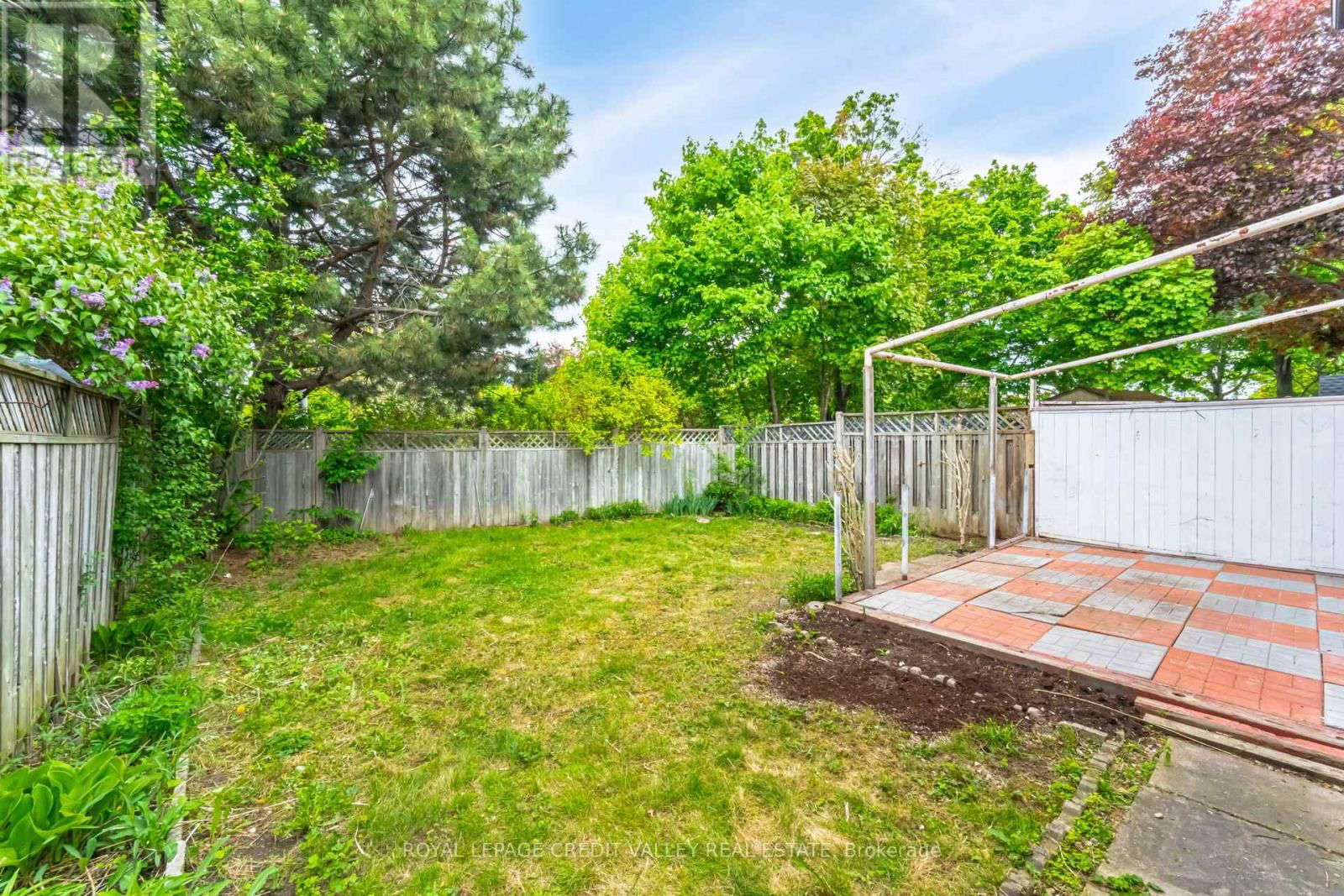 44 COURTLEIGH SQUARE Image 33