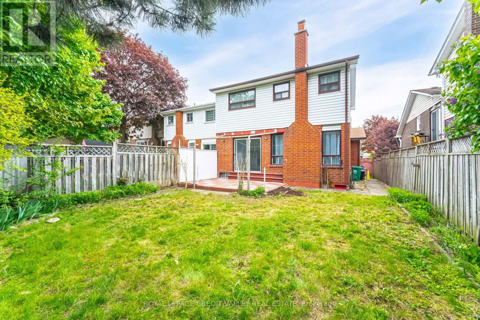 44 COURTLEIGH SQUARE Image 34