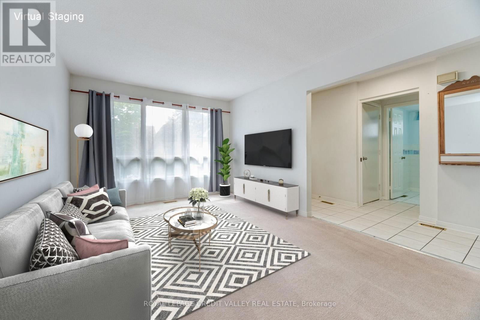 44 COURTLEIGH SQUARE Image 6