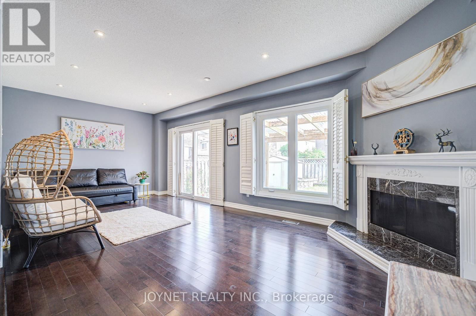 3218 VALCOURT CRESCENT Image 15