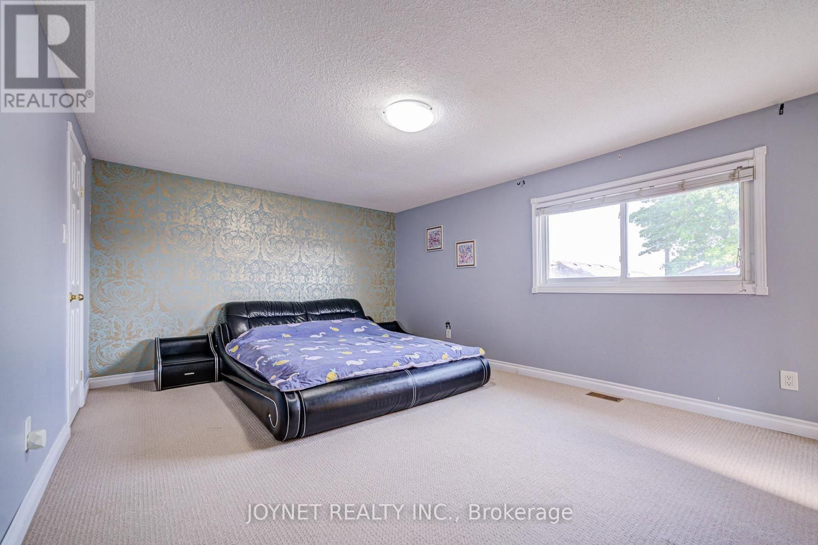 3218 VALCOURT CRESCENT Image 19