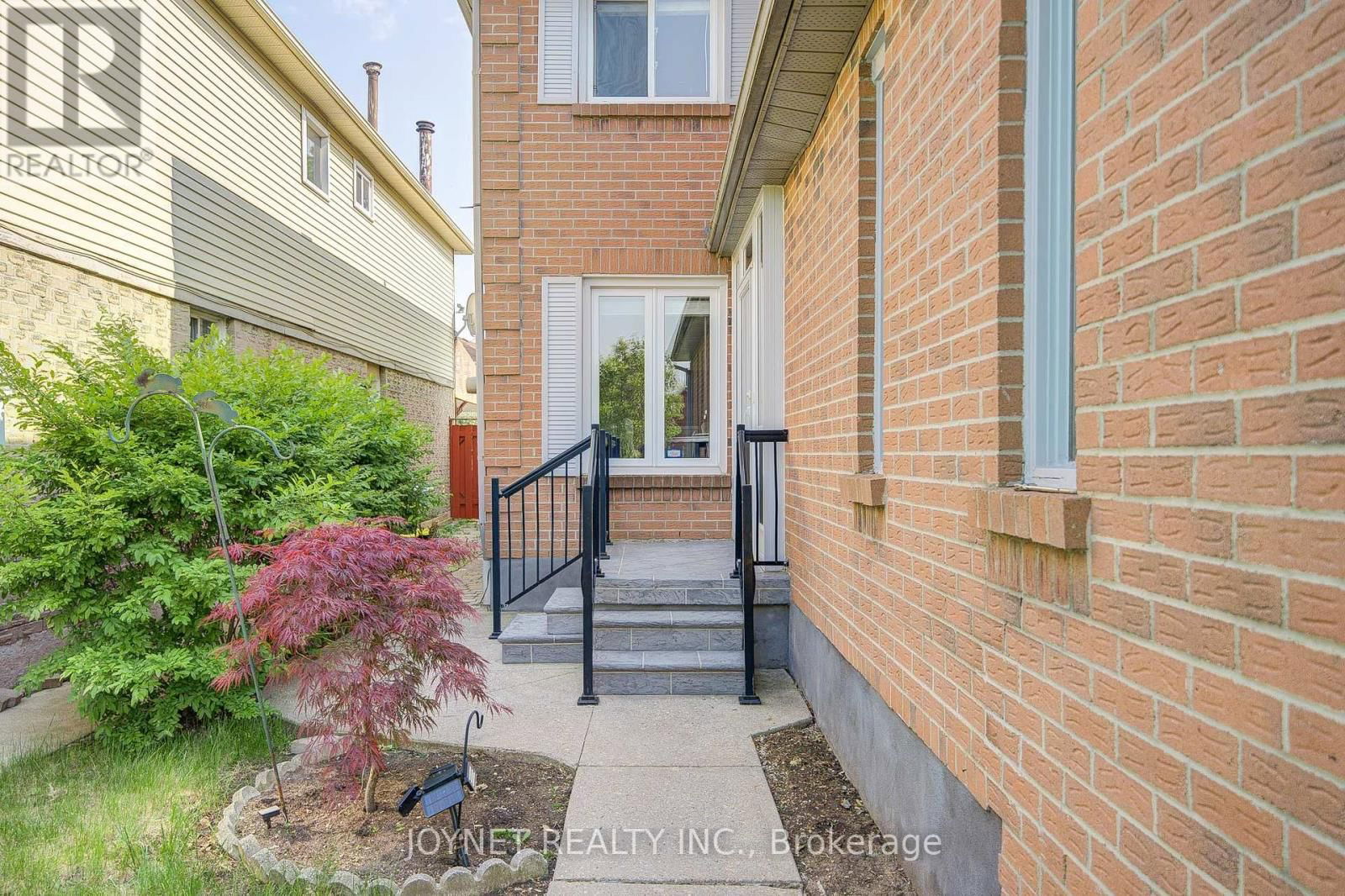 3218 VALCOURT CRESCENT Image 2