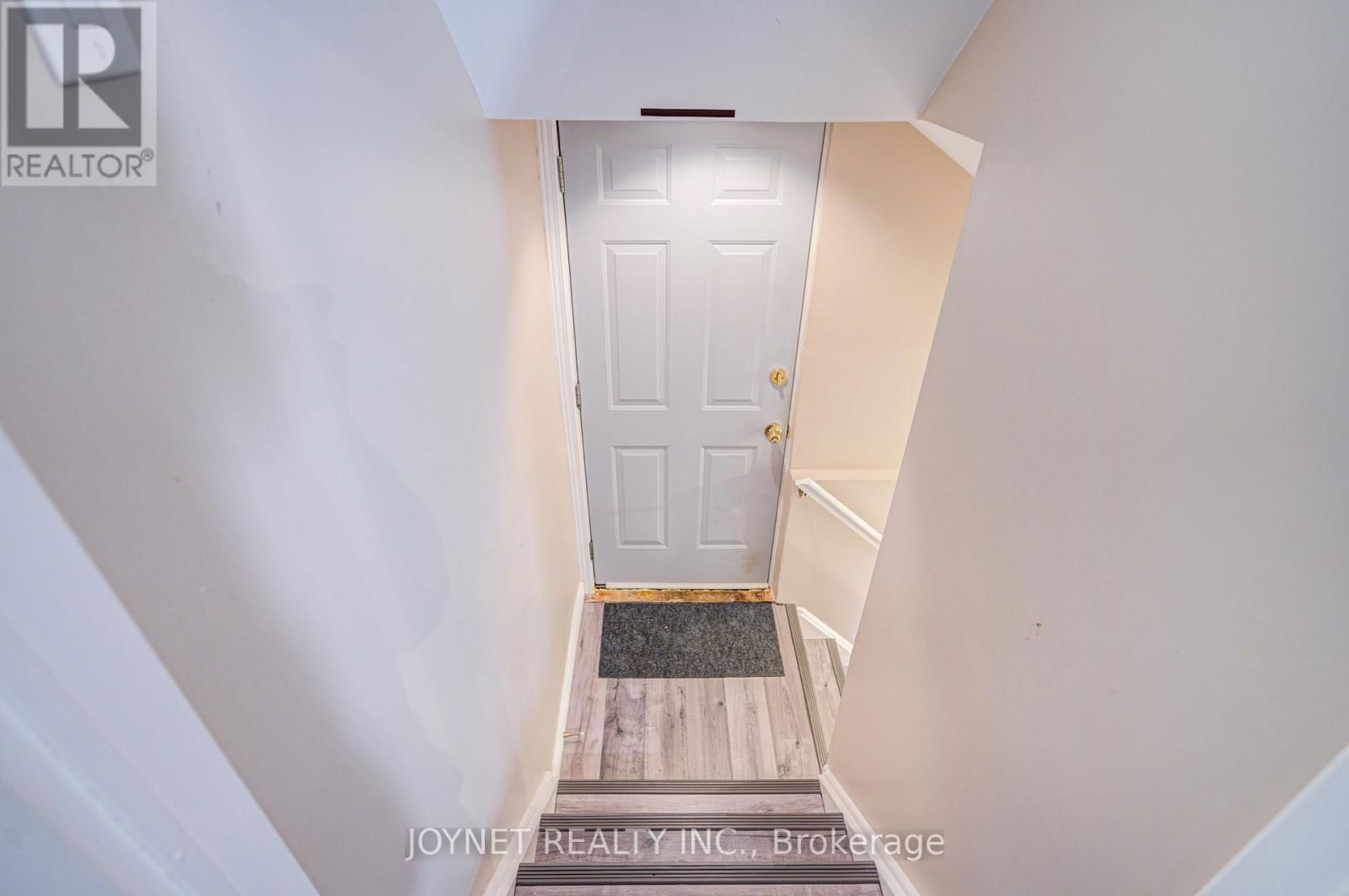 3218 VALCOURT CRESCENT Image 24