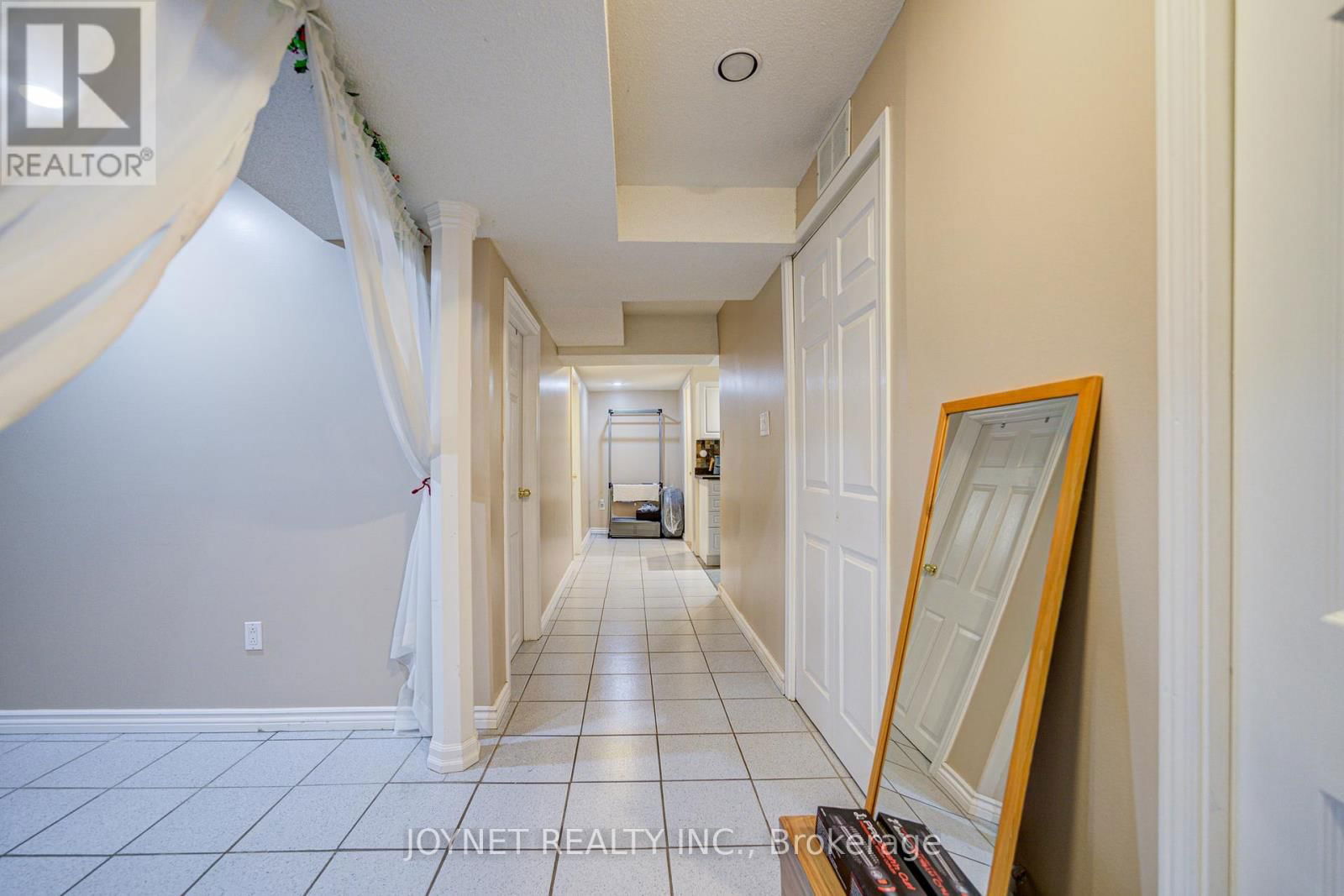 3218 VALCOURT CRESCENT Image 29