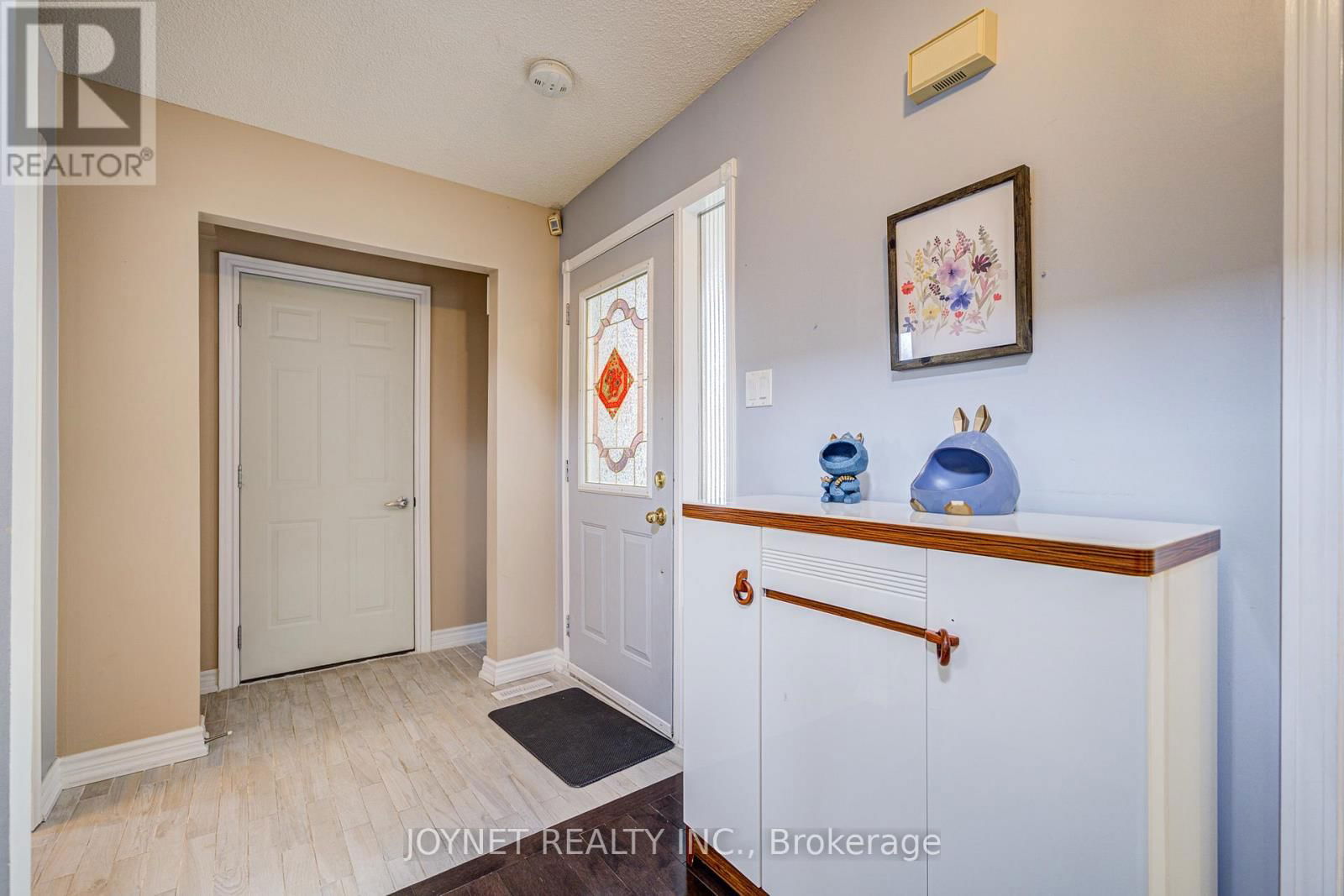 3218 VALCOURT CRESCENT Image 3