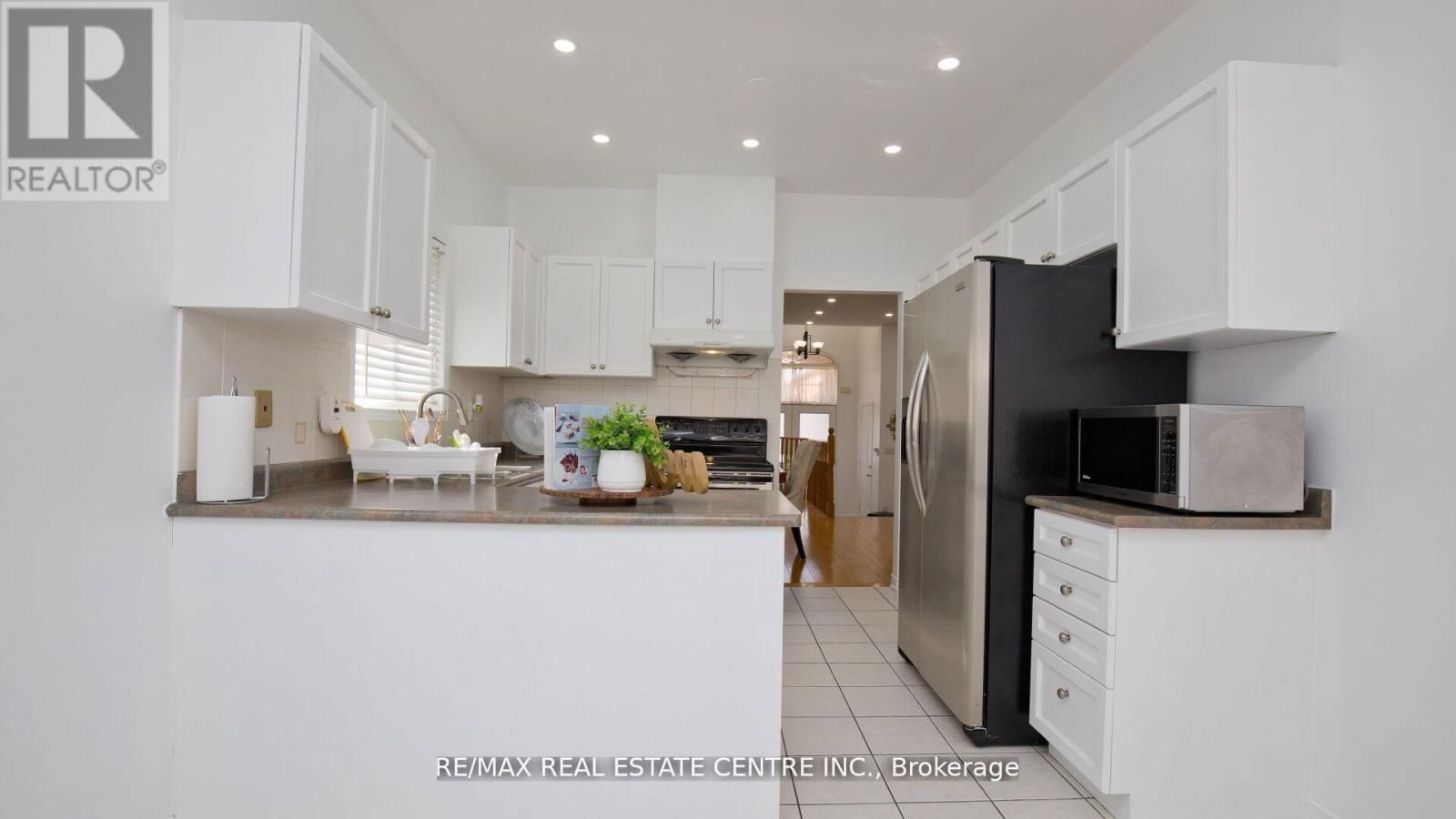 32 PAPPAIN CRESCENT Image 17