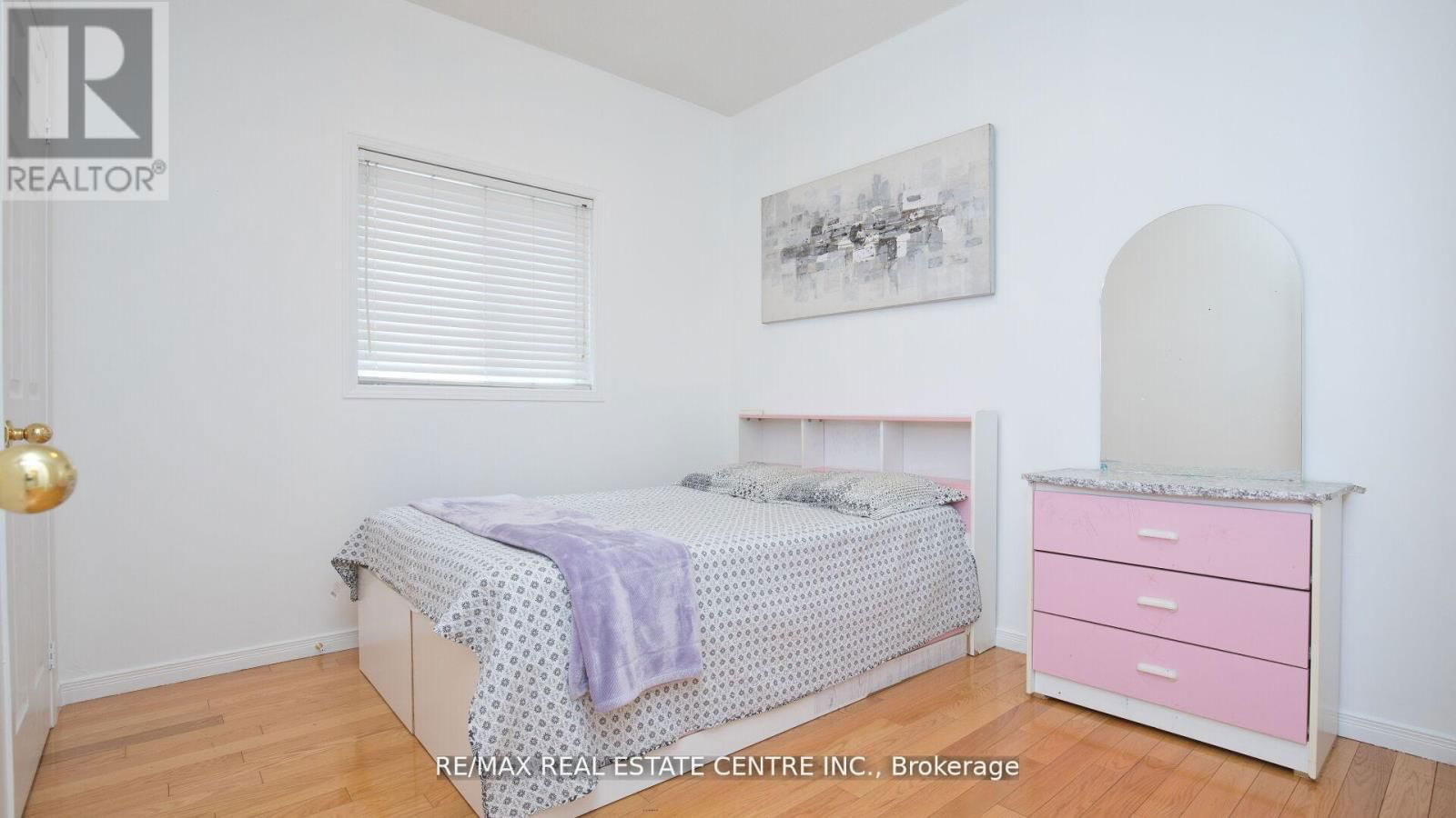 32 PAPPAIN CRESCENT Image 27