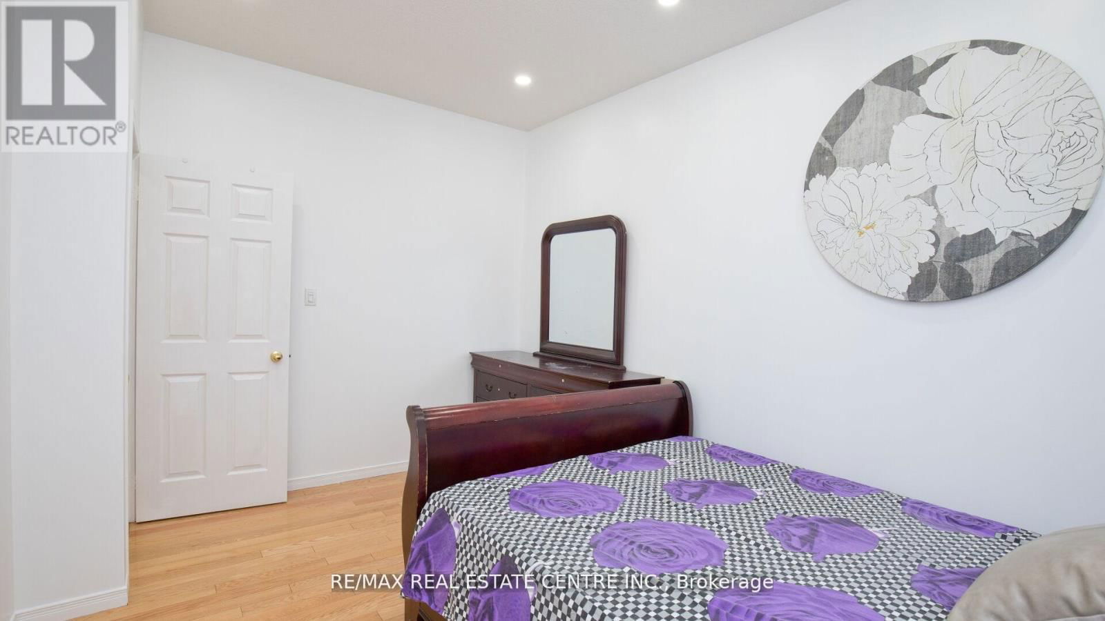 32 PAPPAIN CRESCENT Image 30