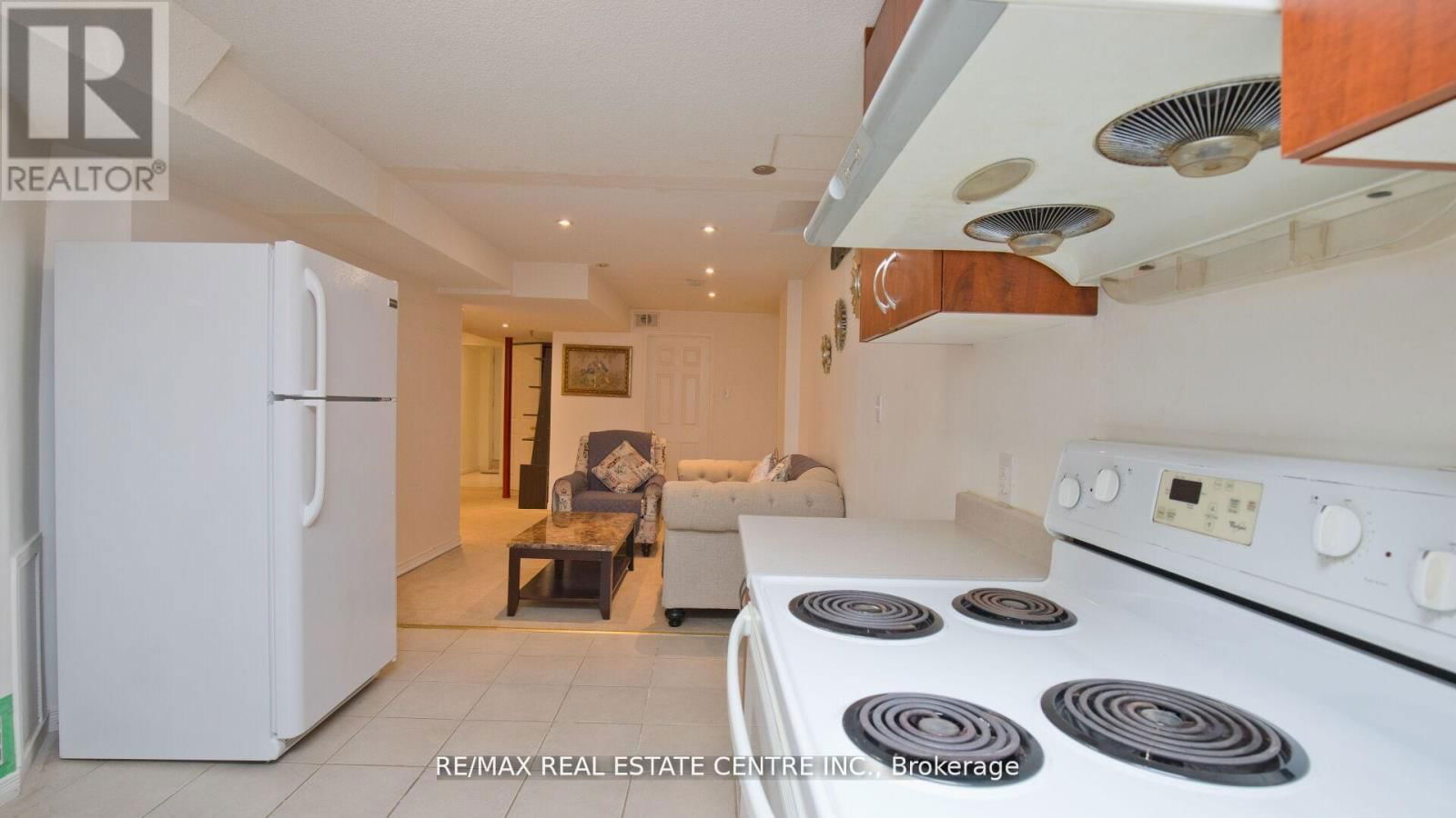 32 PAPPAIN CRESCENT Image 33