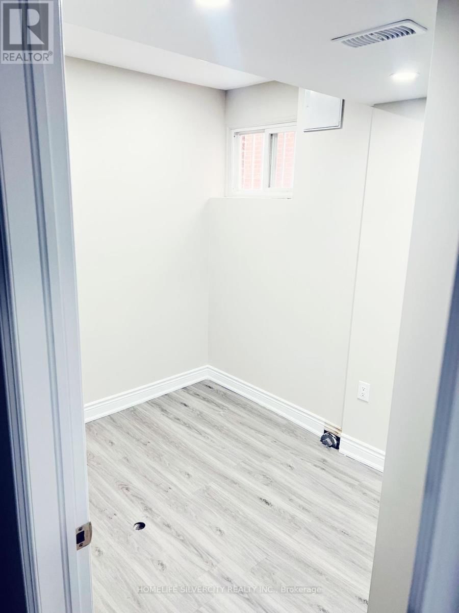 21 ASHFORD COURT Image 10