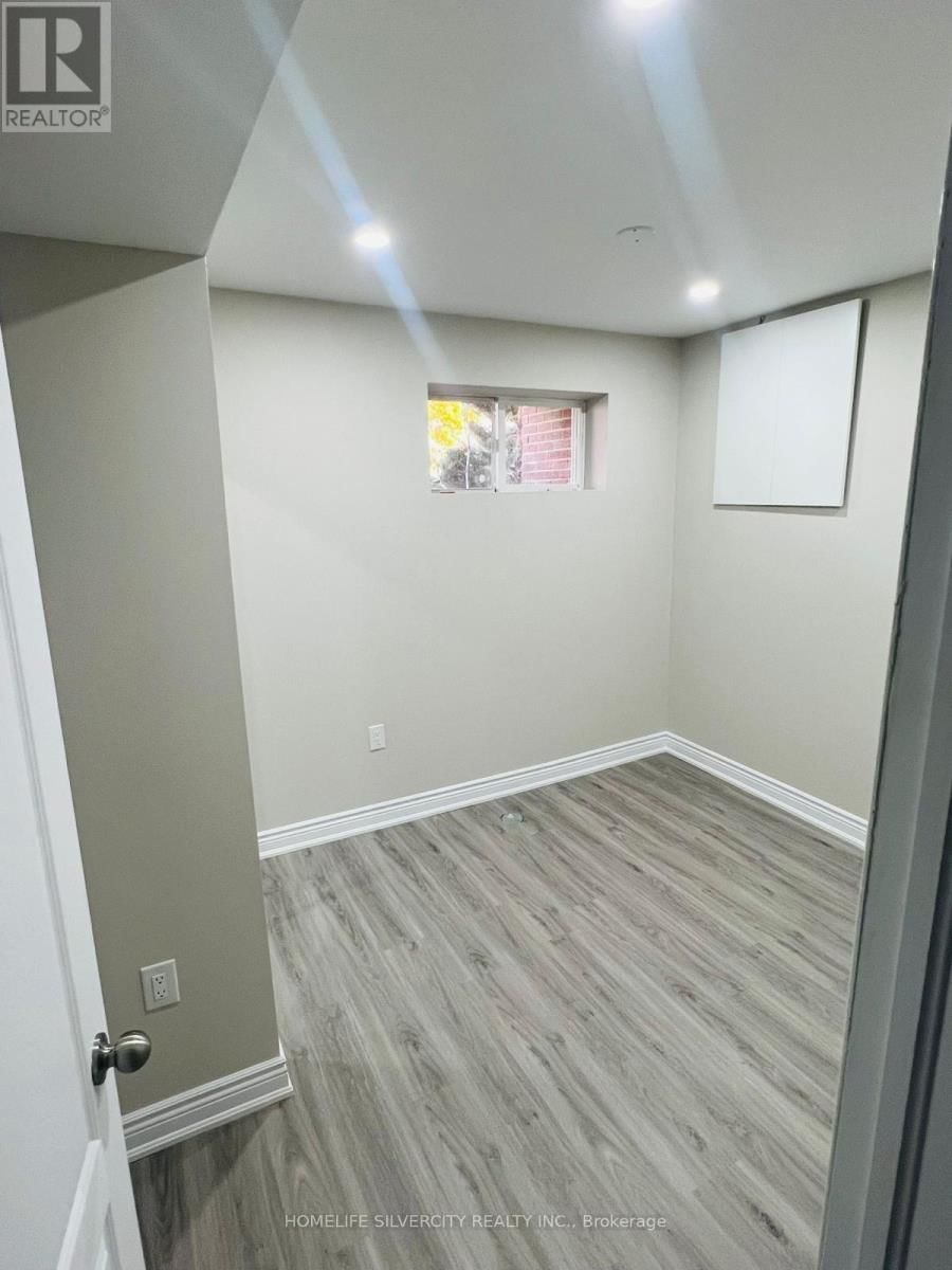 21 ASHFORD COURT Image 14