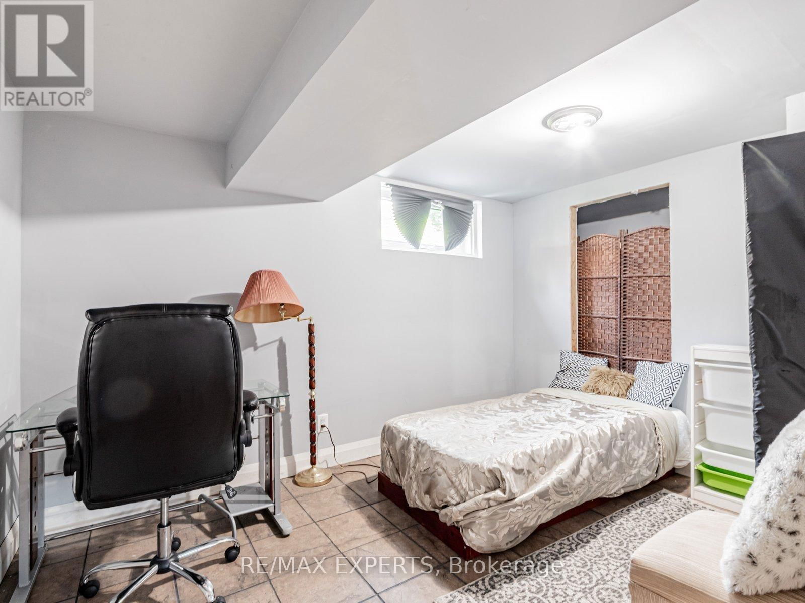 7 CULFORD ROAD Image 35