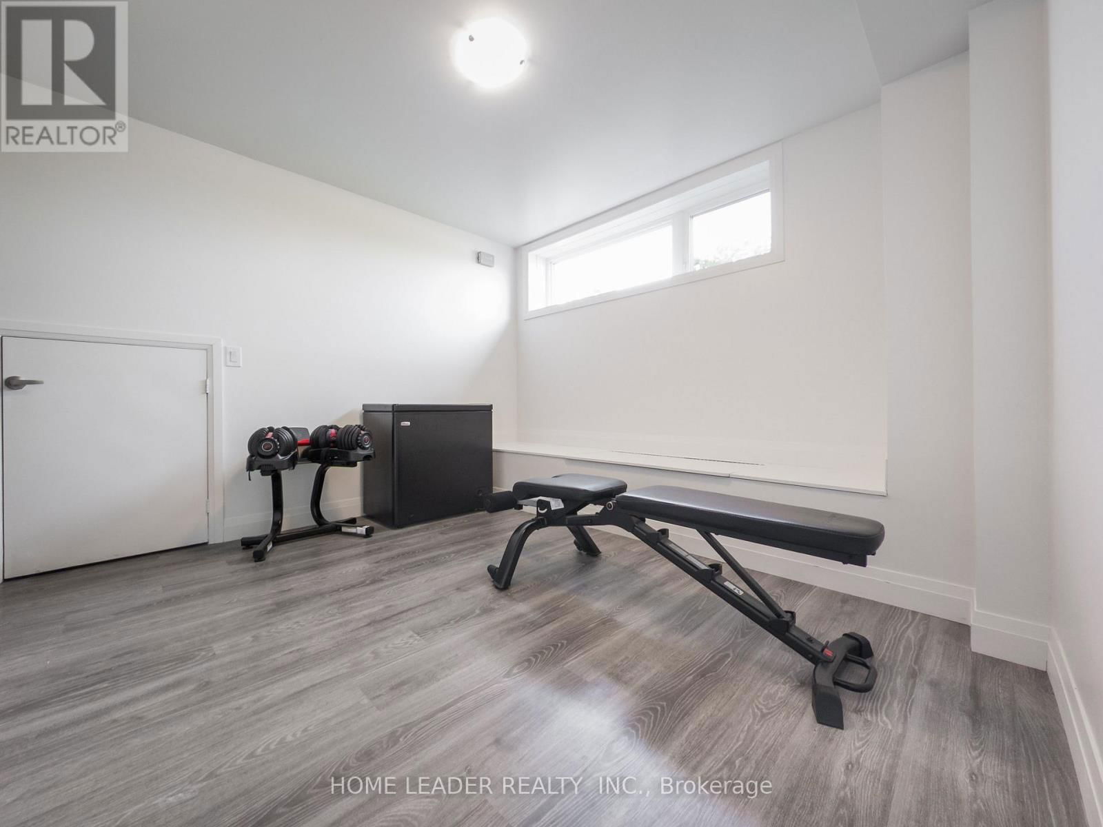 243 DOWNSVIEW PARK BOULEVARD Image 10