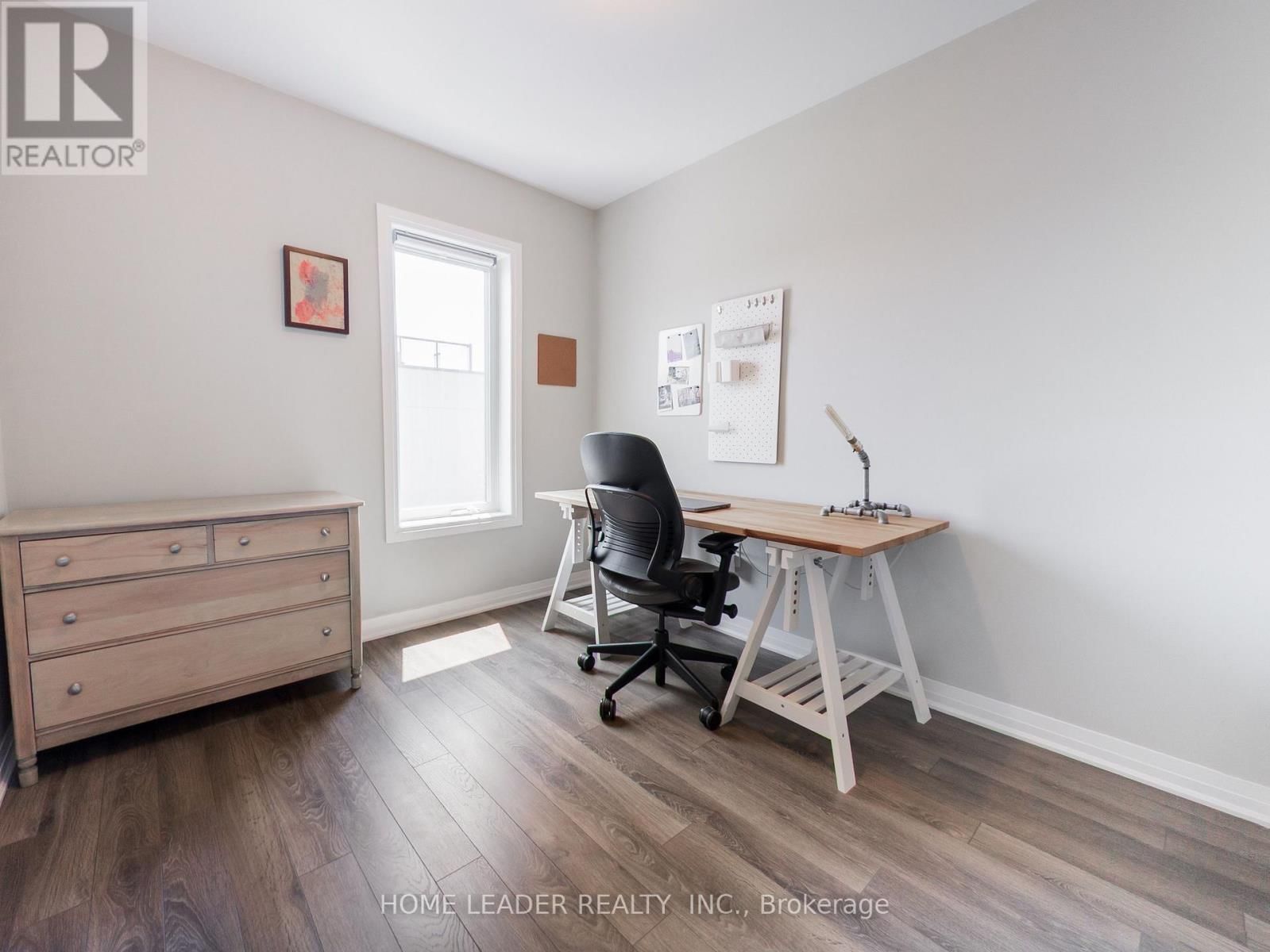 243 DOWNSVIEW PARK BOULEVARD Image 19