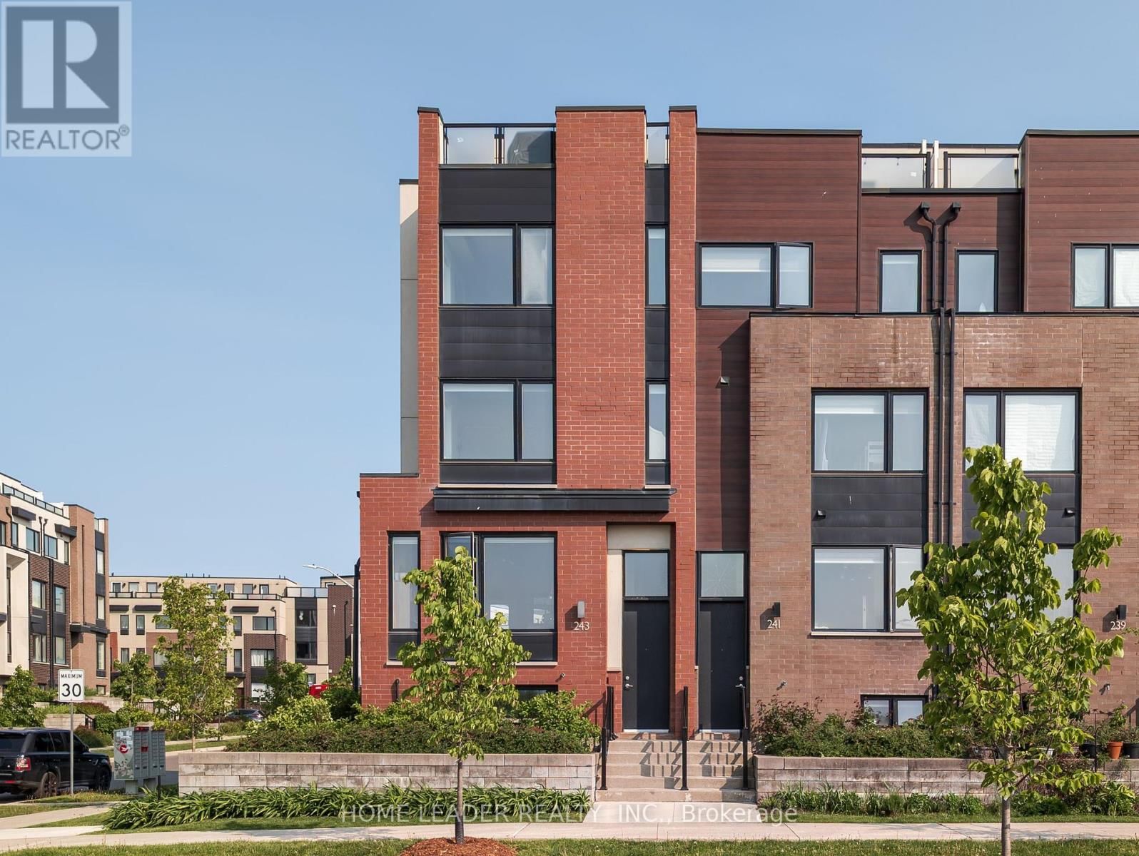 243 DOWNSVIEW PARK BOULEVARD Image 2
