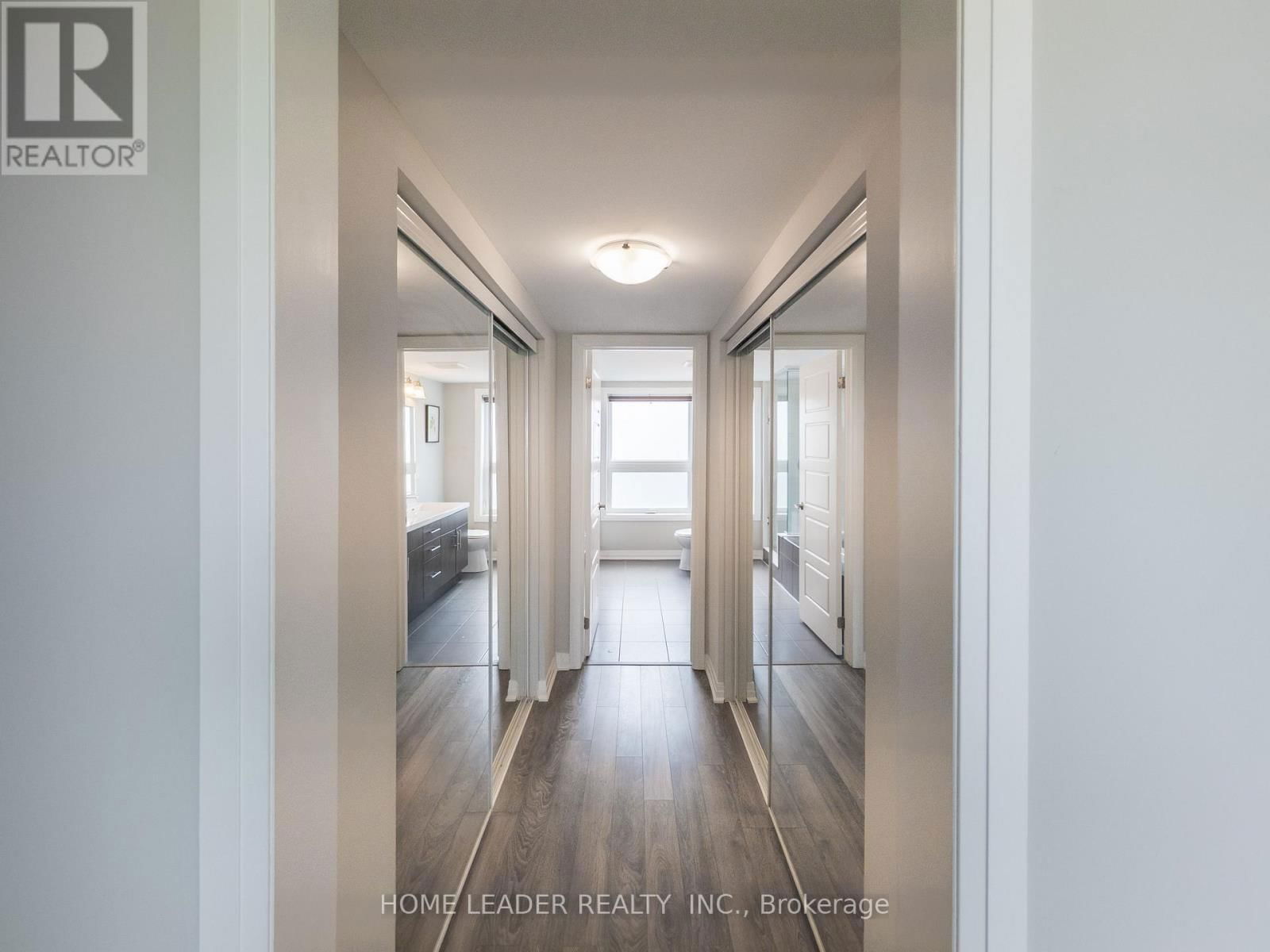 243 DOWNSVIEW PARK BOULEVARD Image 22
