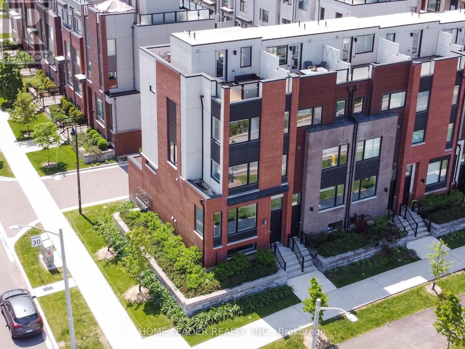 243 DOWNSVIEW PARK BOULEVARD Image 26