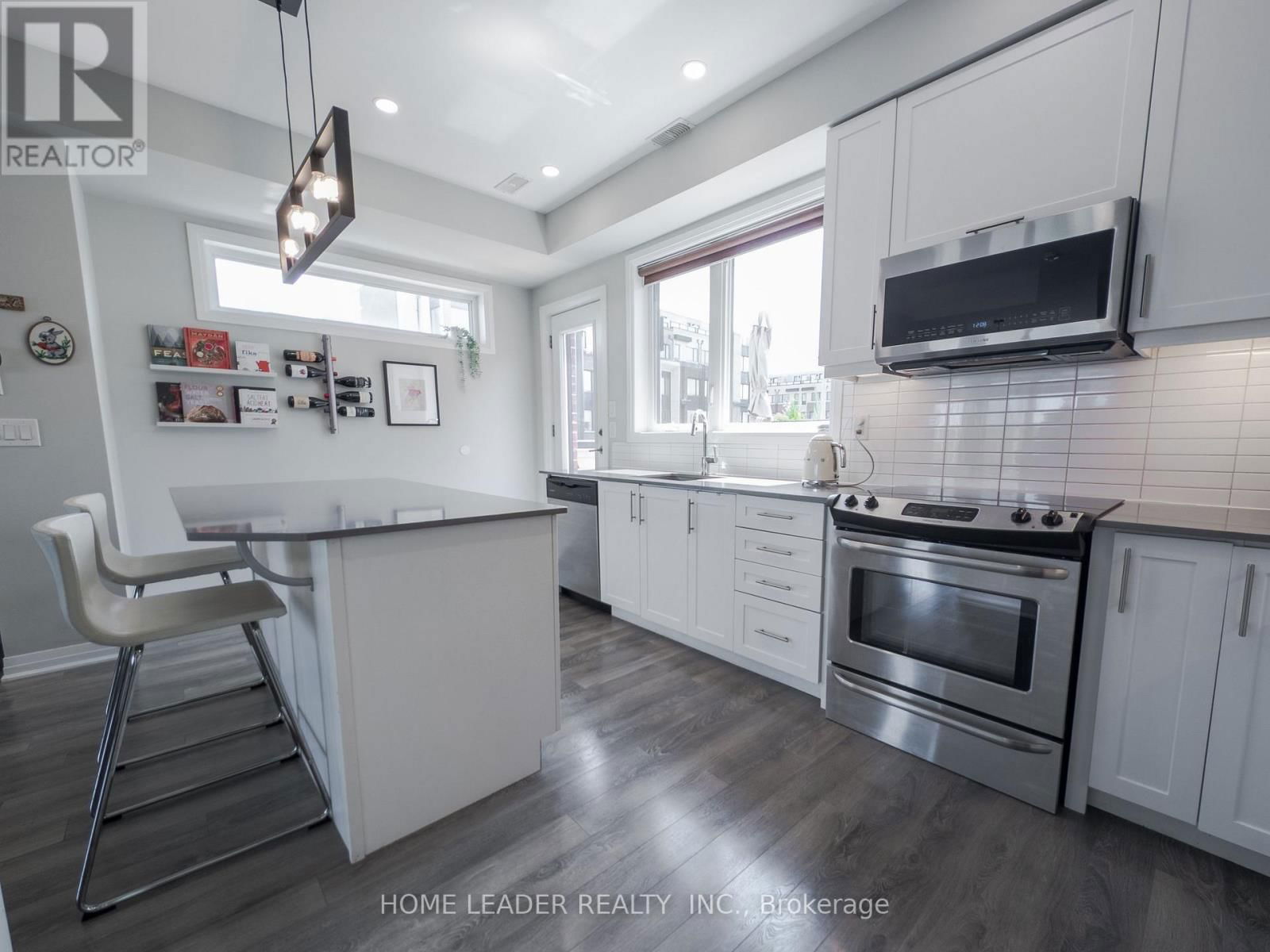 243 DOWNSVIEW PARK BOULEVARD Image 8