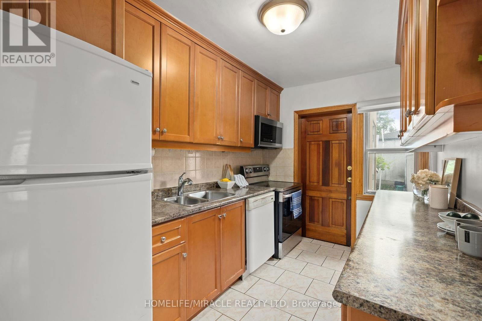 683 OLD WESTON ROAD Image 14