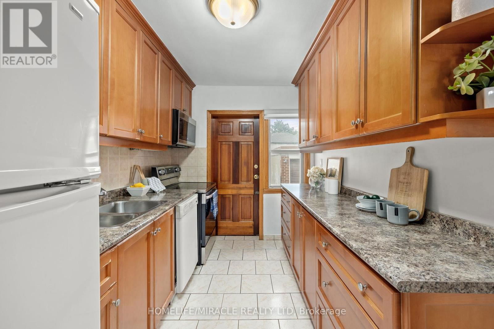 683 OLD WESTON ROAD Image 15