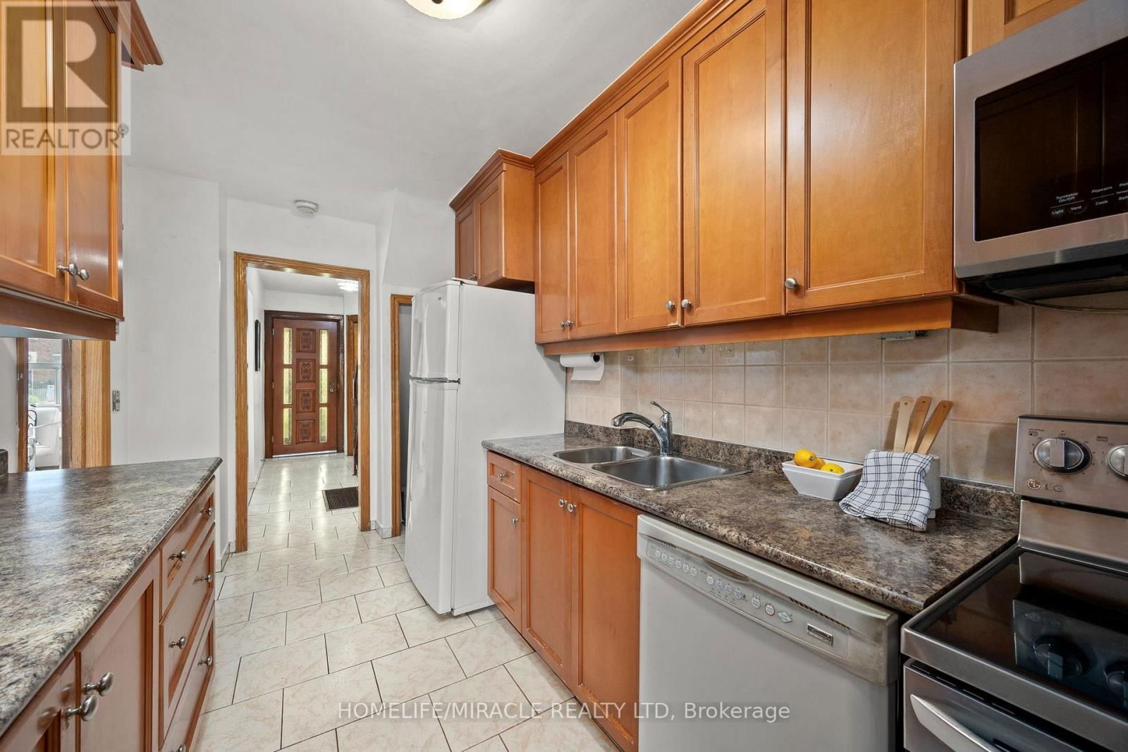 683 OLD WESTON ROAD Image 17