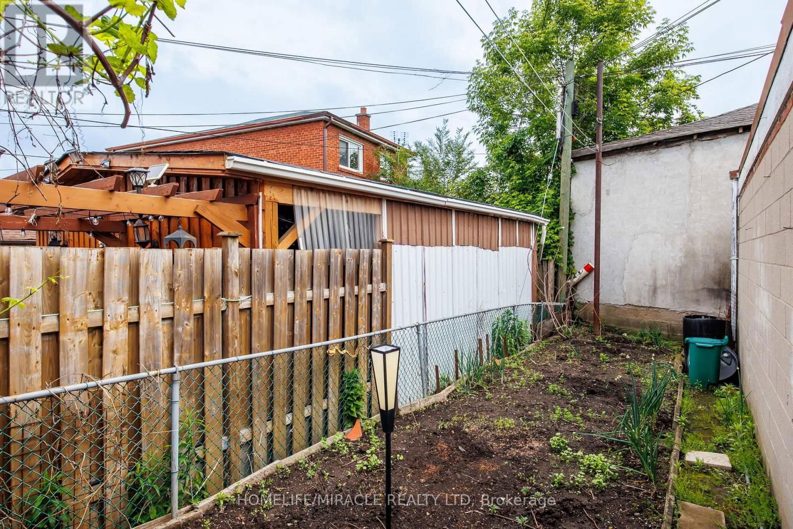 683 OLD WESTON ROAD Image 37