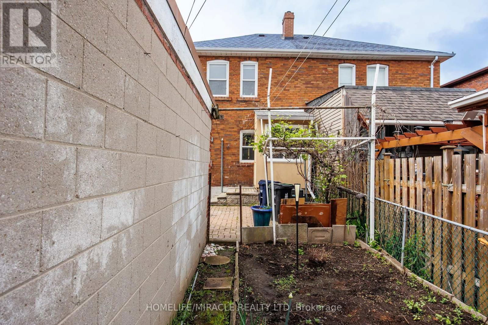 683 OLD WESTON ROAD Image 38