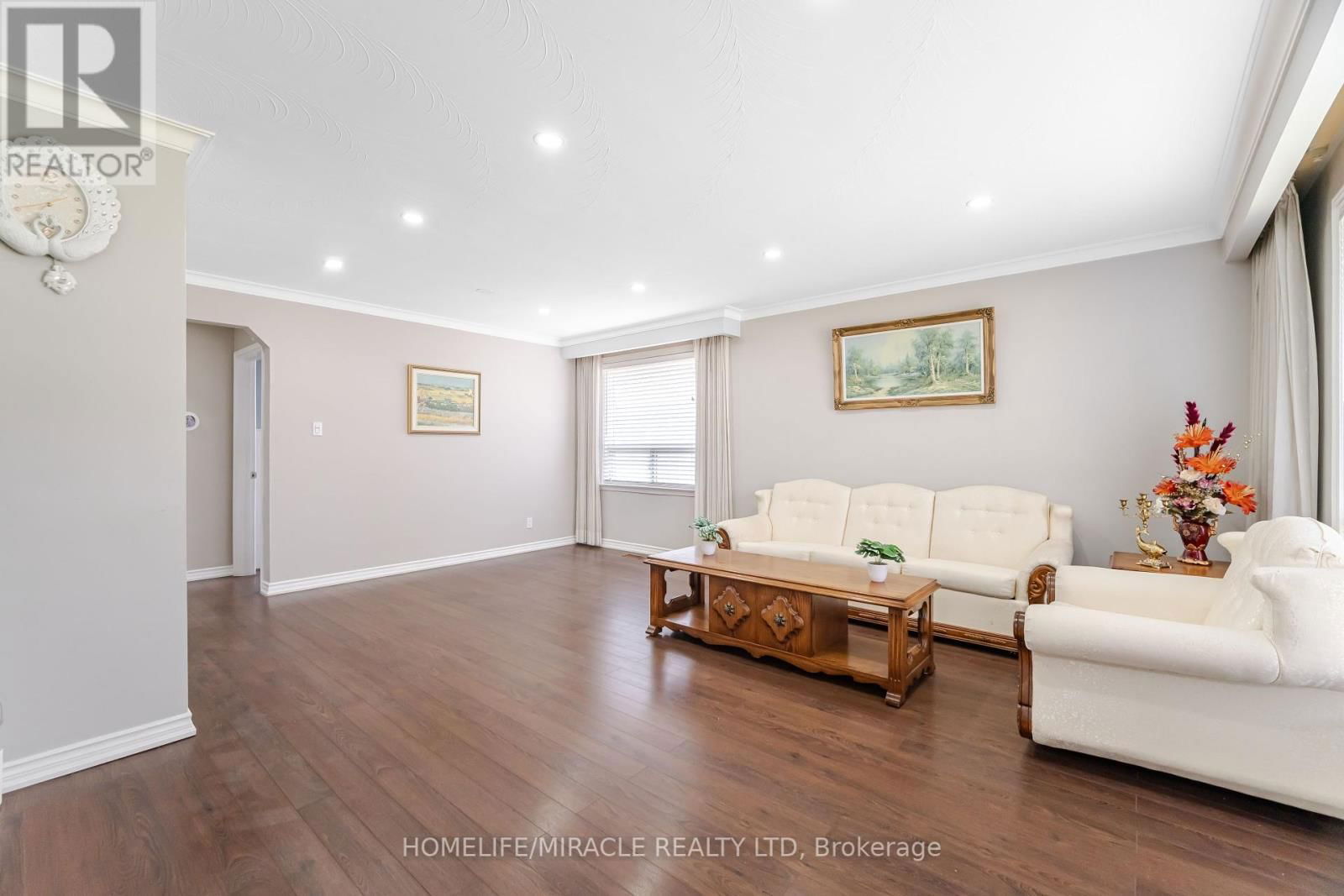41 BRADSTOCK ROAD Image 12