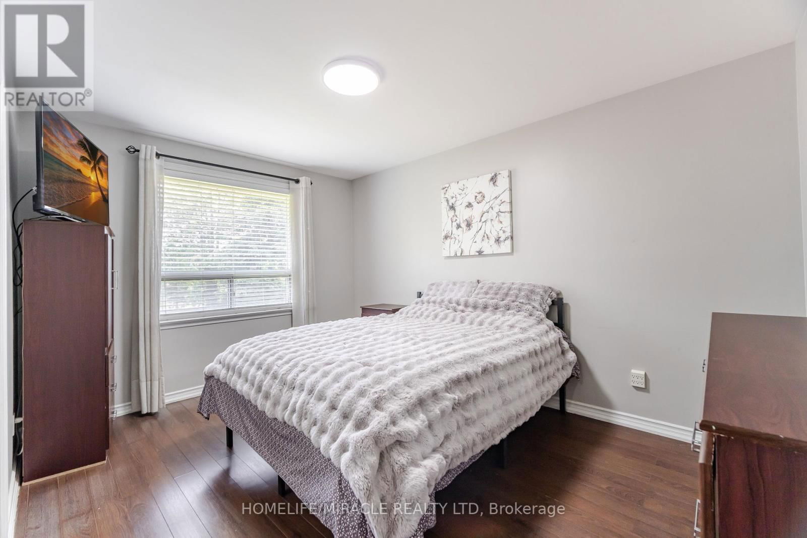 41 BRADSTOCK ROAD Image 17