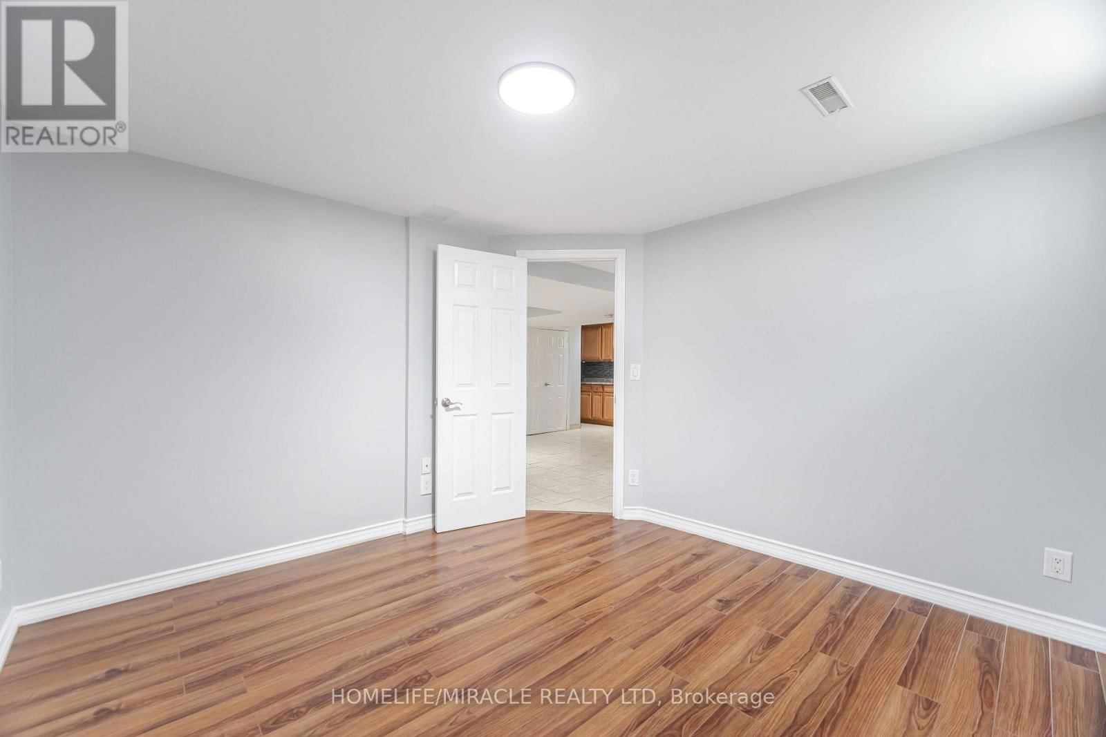 41 BRADSTOCK ROAD Image 37