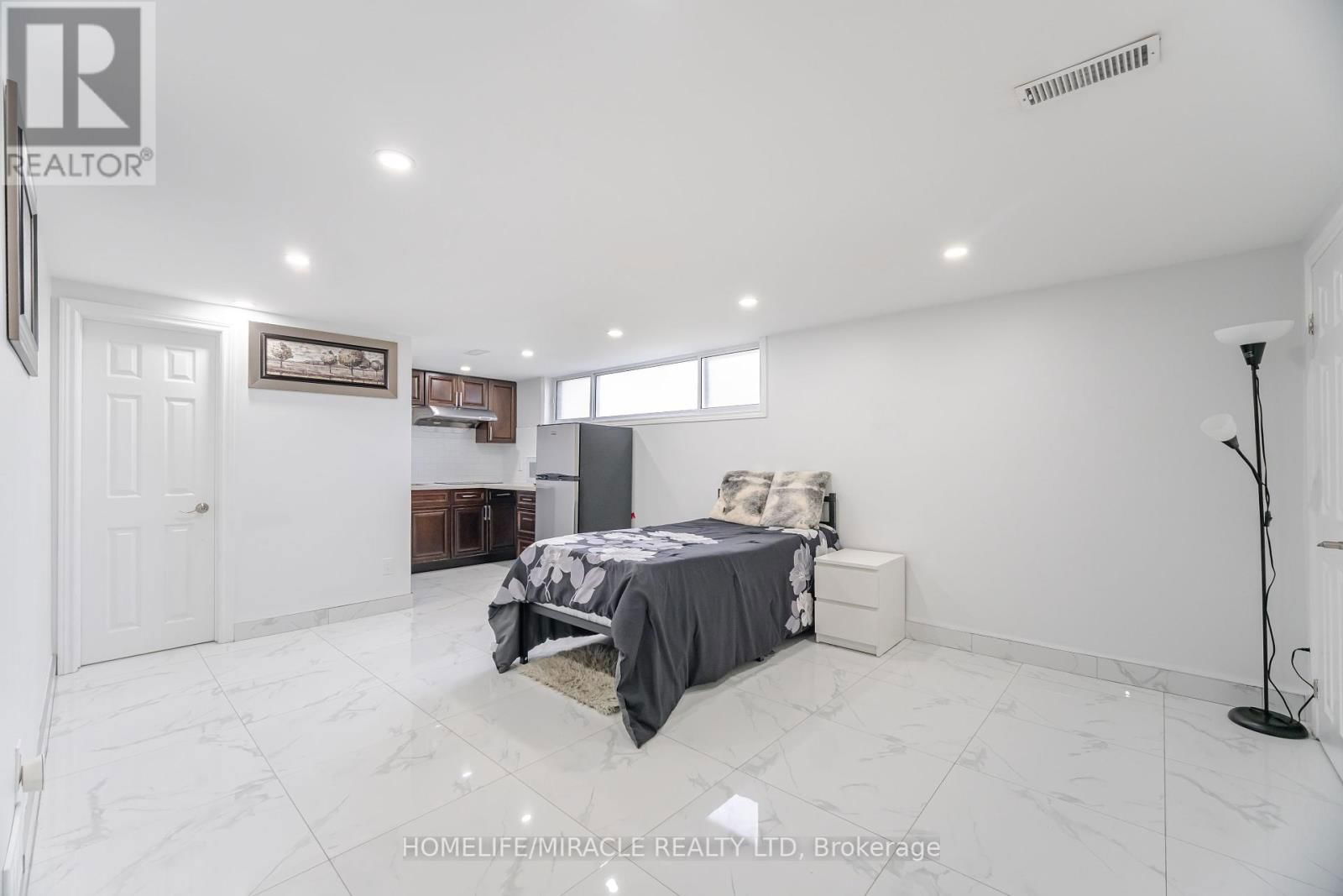 41 BRADSTOCK ROAD Image 40