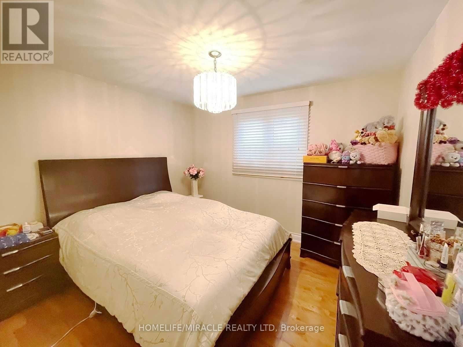 2461 PRESIDENT BOULEVARD Image 10