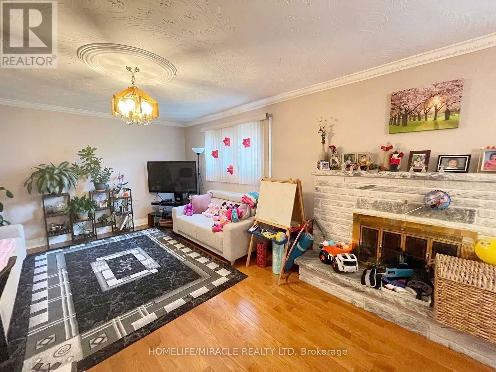 2461 PRESIDENT BOULEVARD Image 2