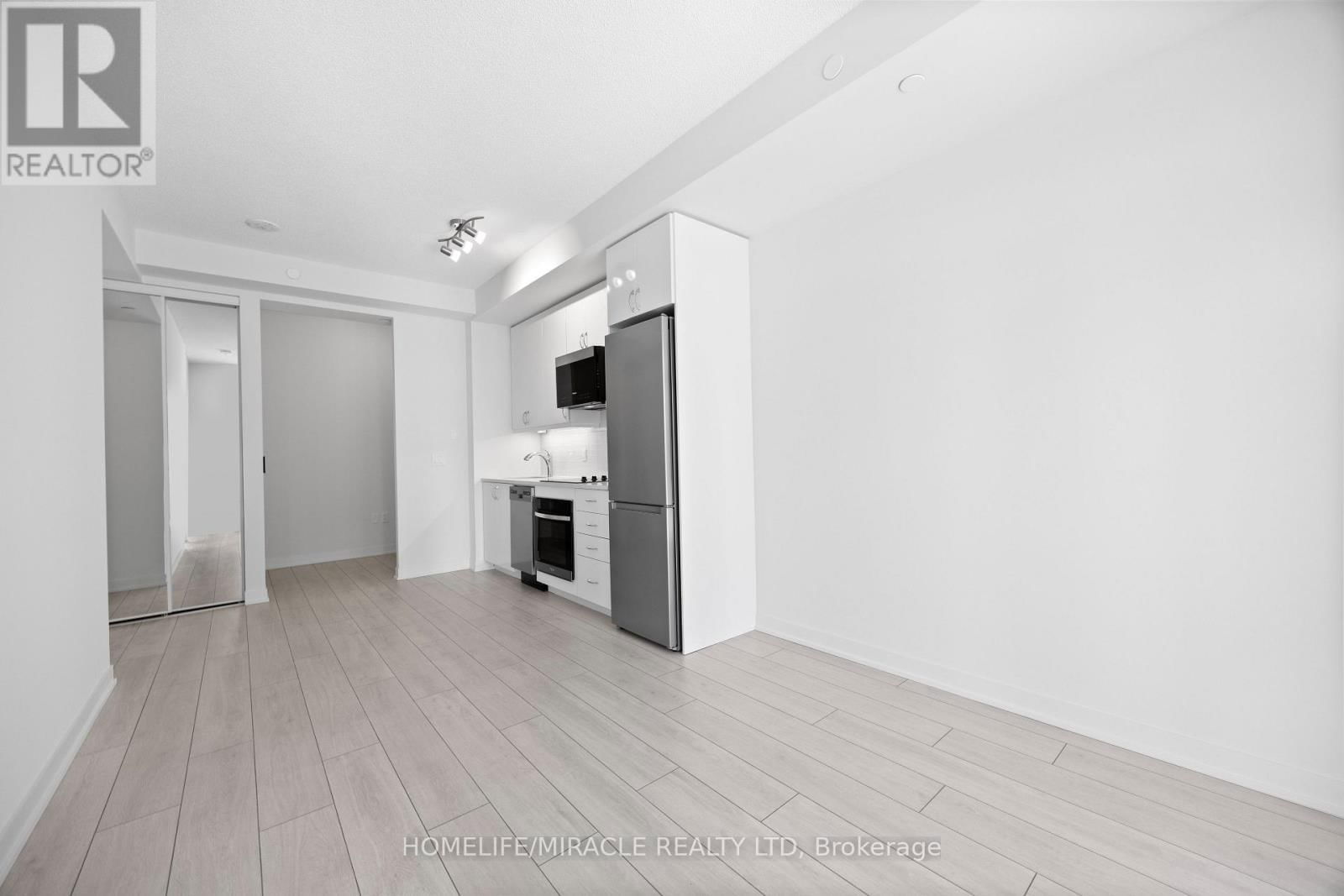607 - 38 ANNIE CRAIG DRIVE Image 11
