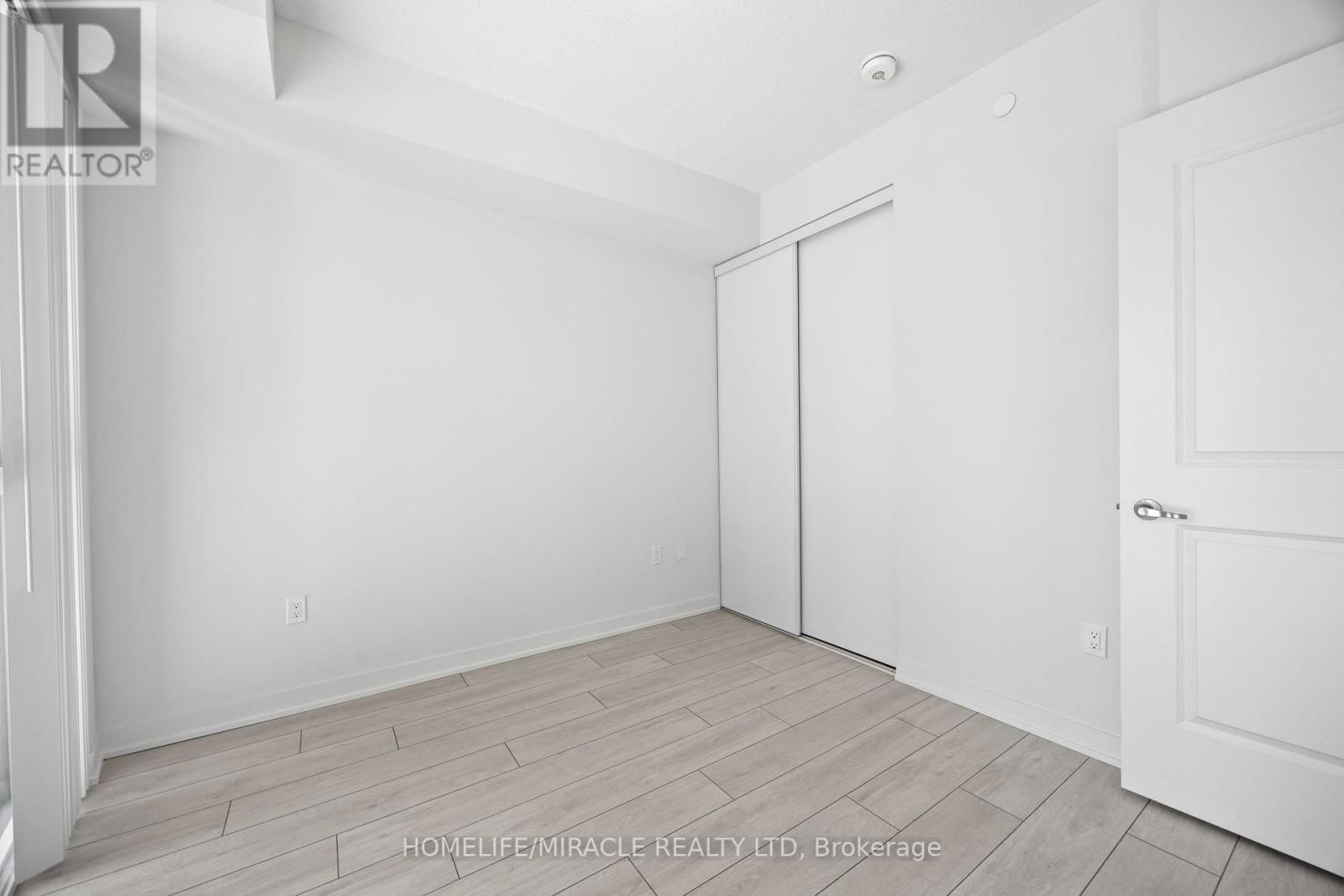 607 - 38 ANNIE CRAIG DRIVE Image 17