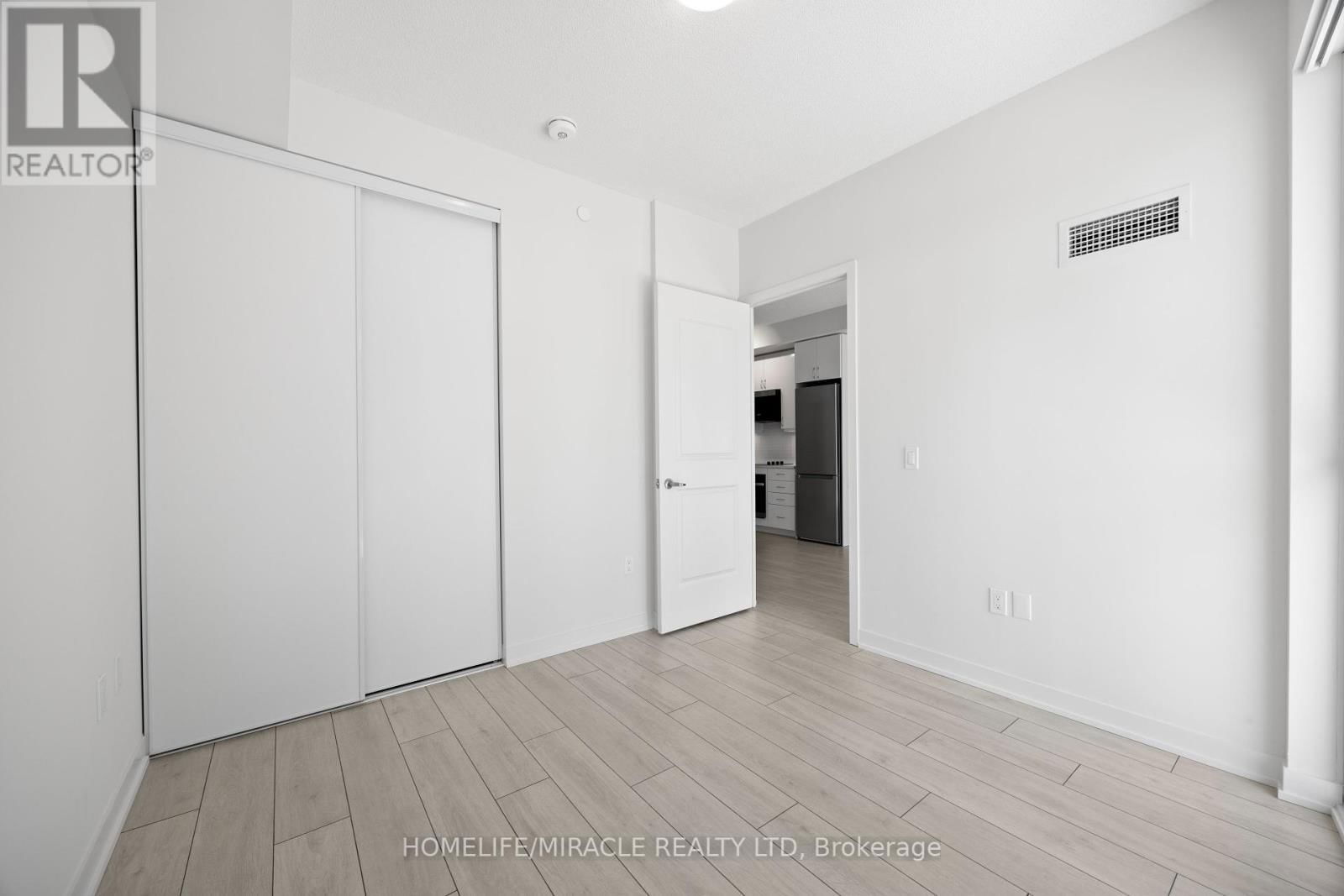 607 - 38 ANNIE CRAIG DRIVE Image 19