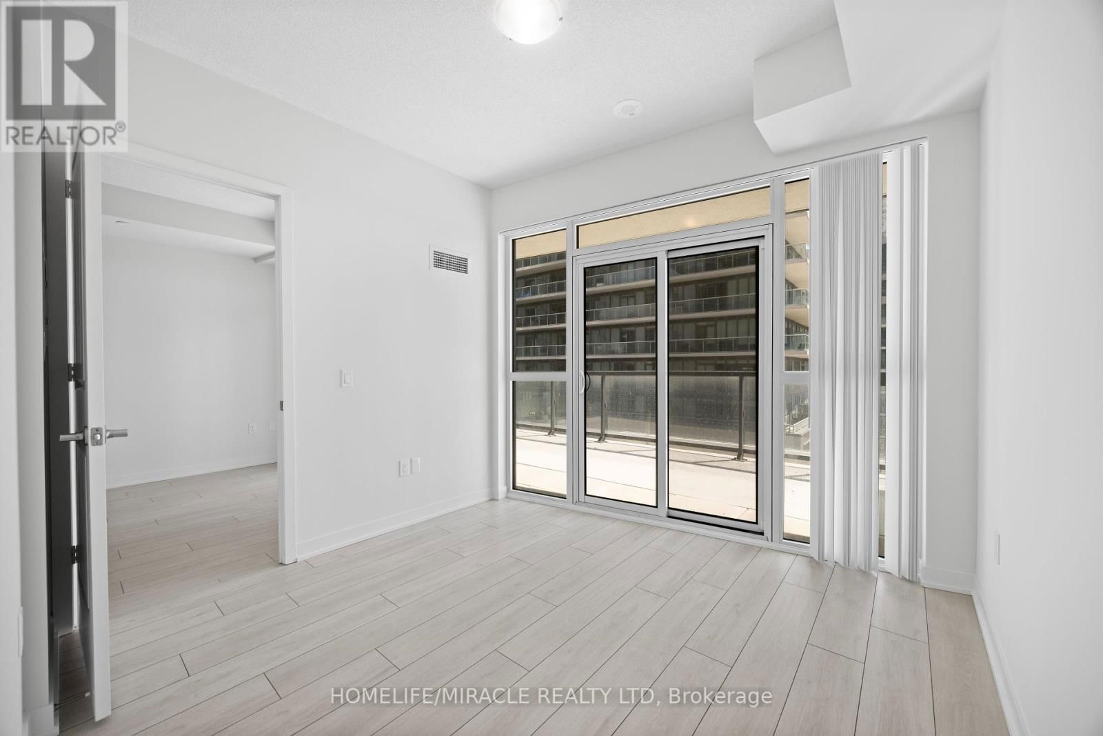 607 - 38 ANNIE CRAIG DRIVE Image 20