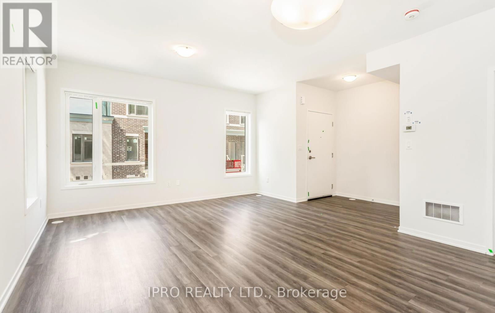 81 - 10 WILLIAM JACKSON WAY Image 7