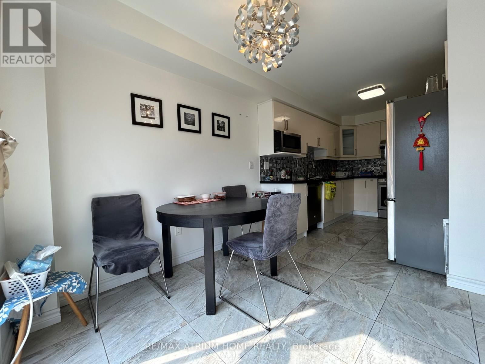 3077 HAWKTAIL CRESCENT Image 2