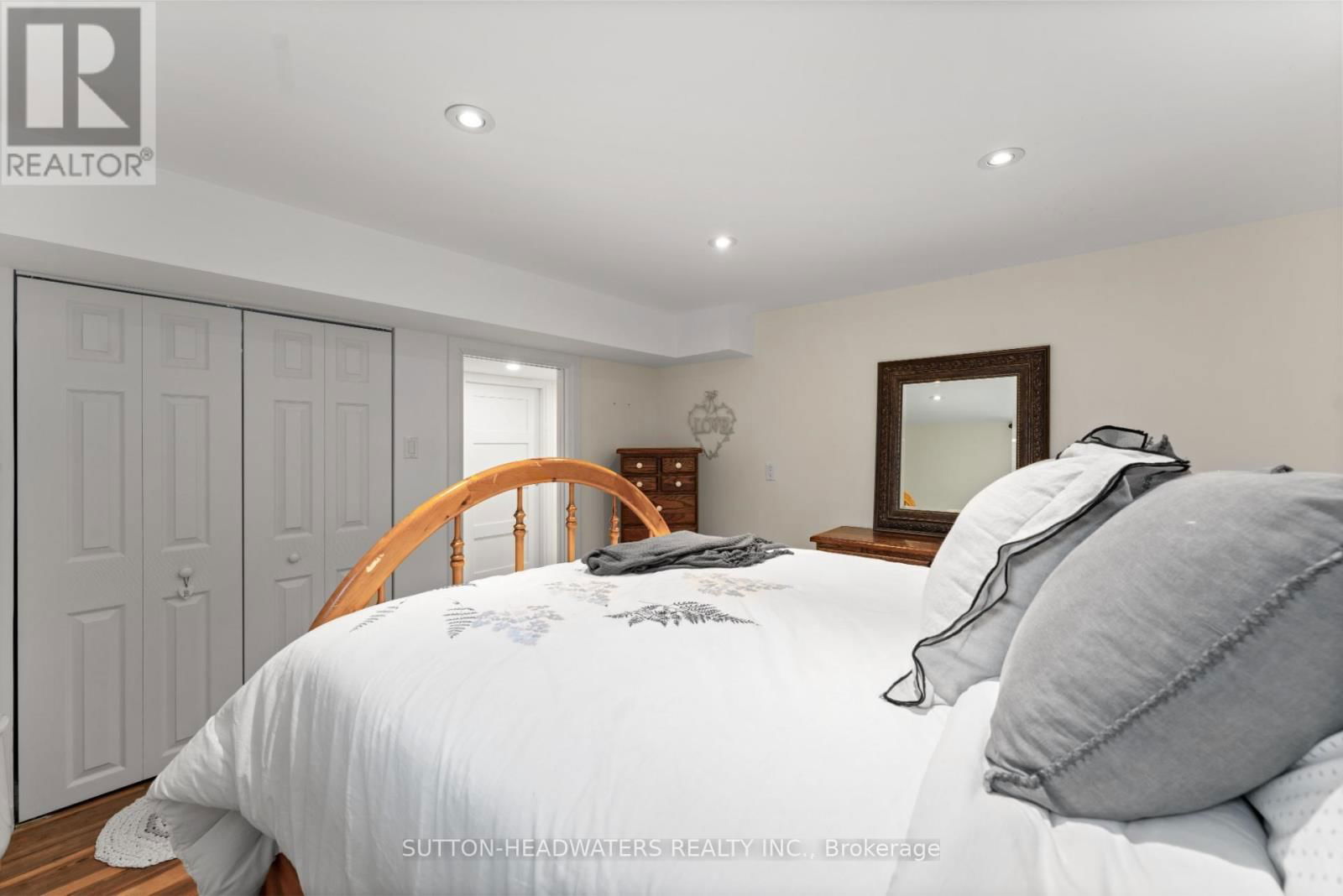 15415 CLAYHILL ROAD Image 32