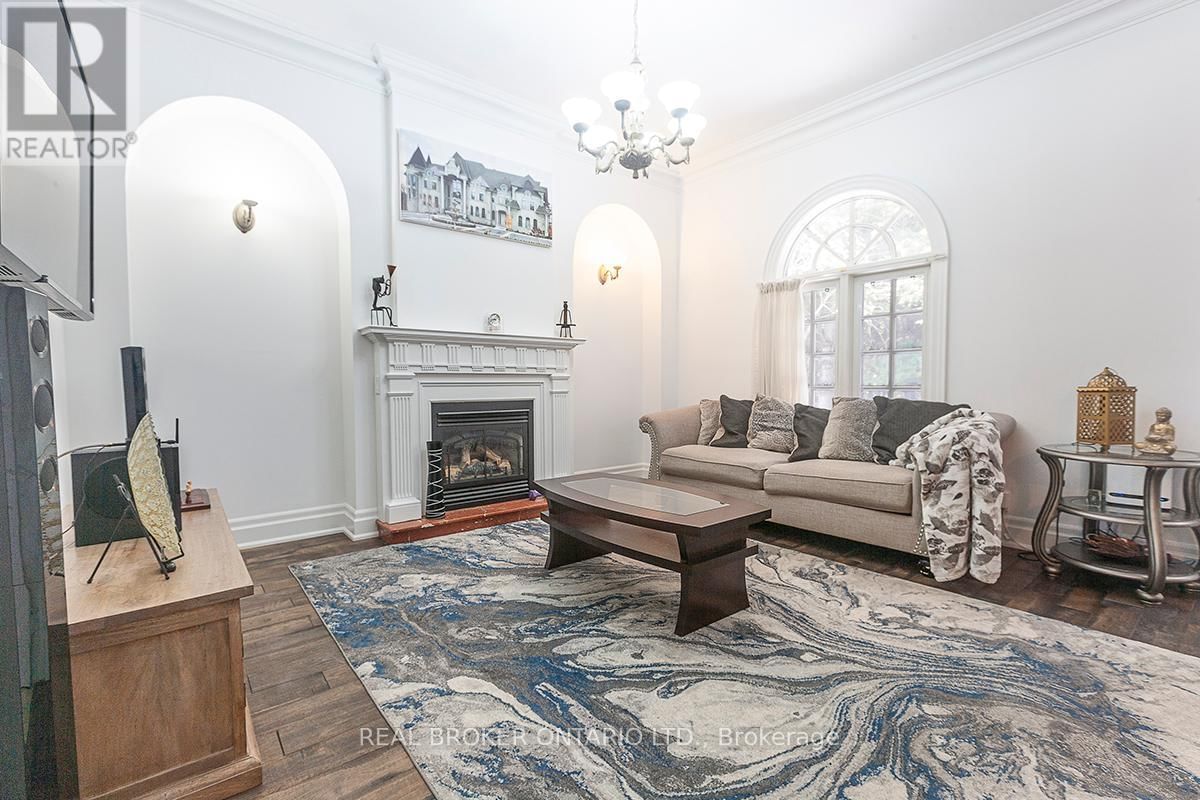 10 COSTNER PLACE Image 13