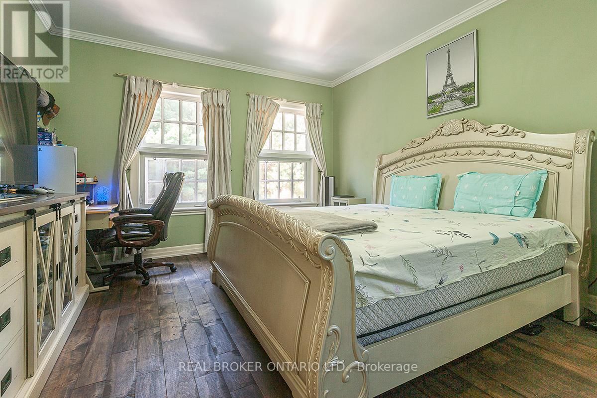 10 COSTNER PLACE Image 23