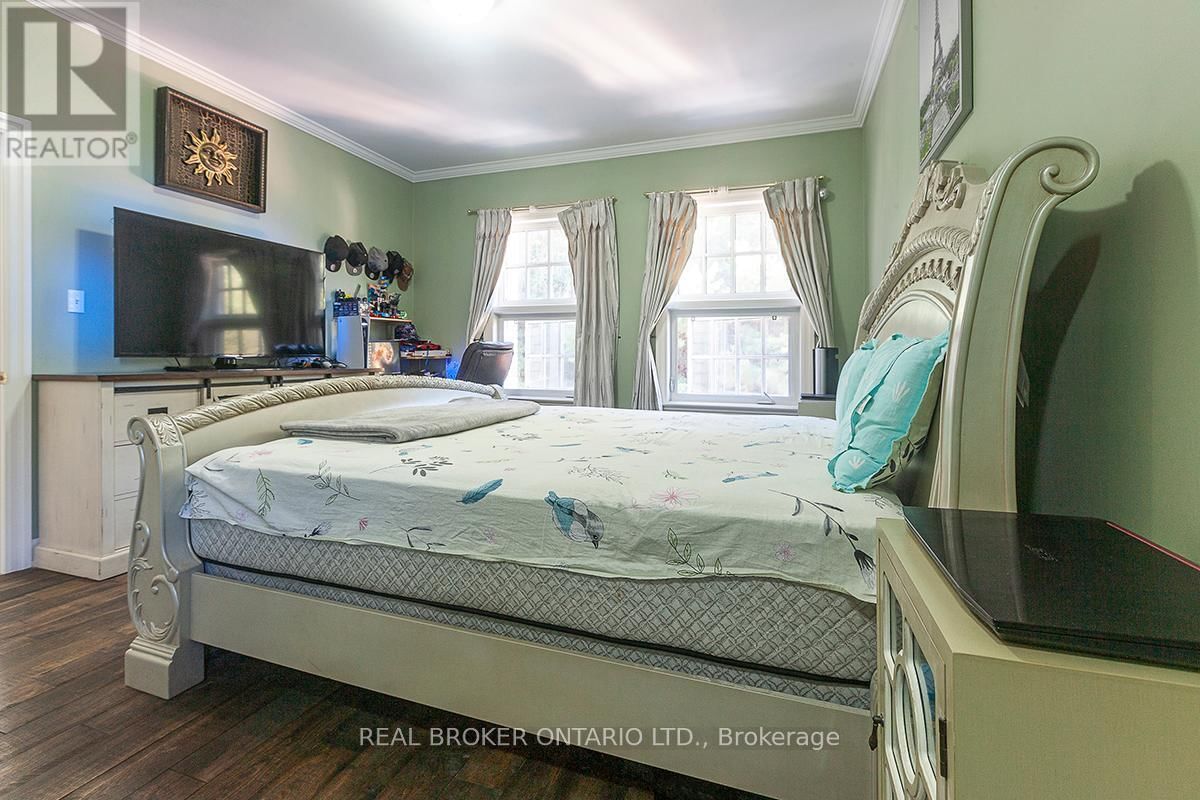 10 COSTNER PLACE Image 24